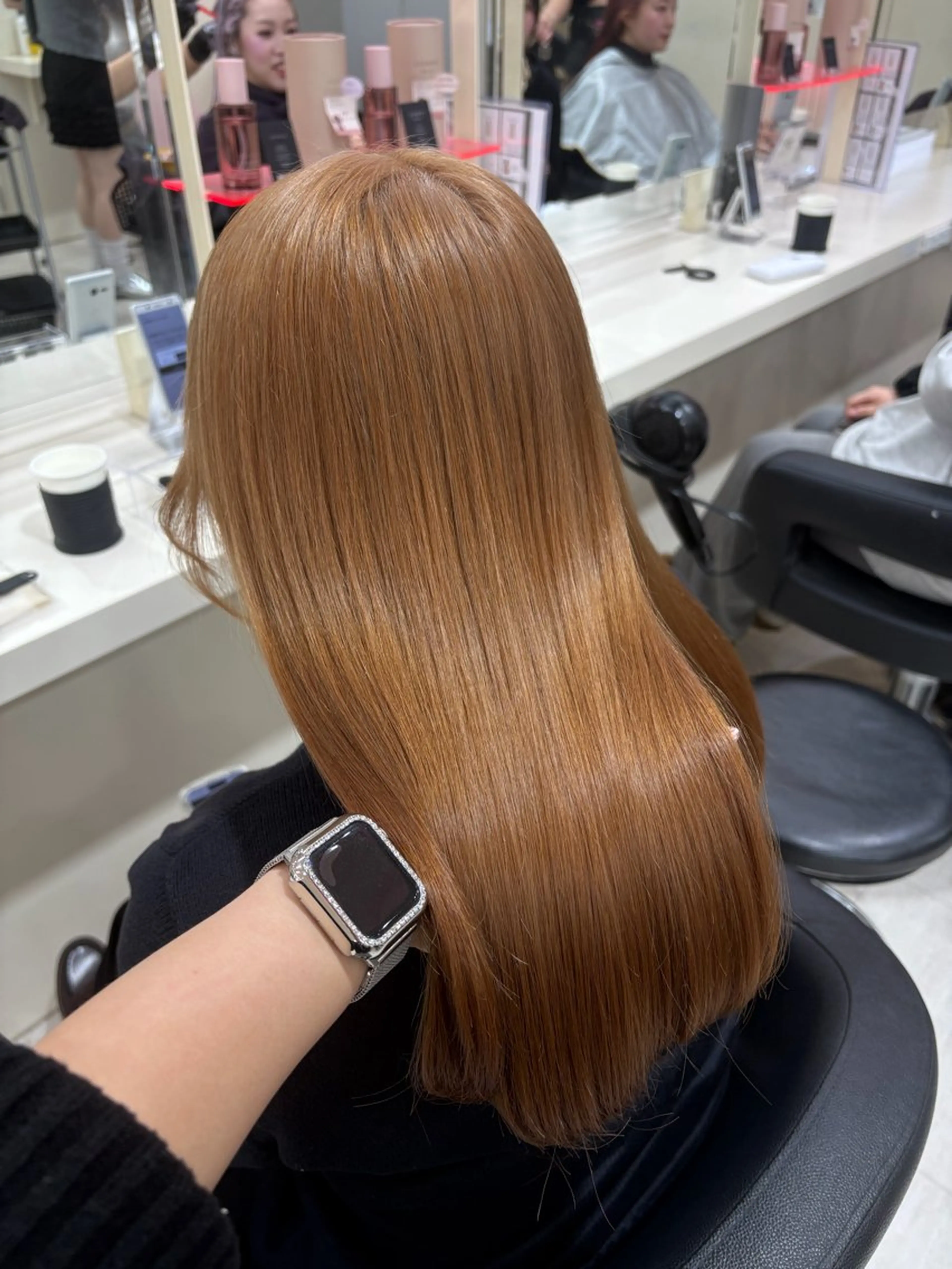 セミロング カラー ヘアアレンジ ヘアカラー トリートメント くれは/池袋/ デザイン/髪質改善のヘアスタイル