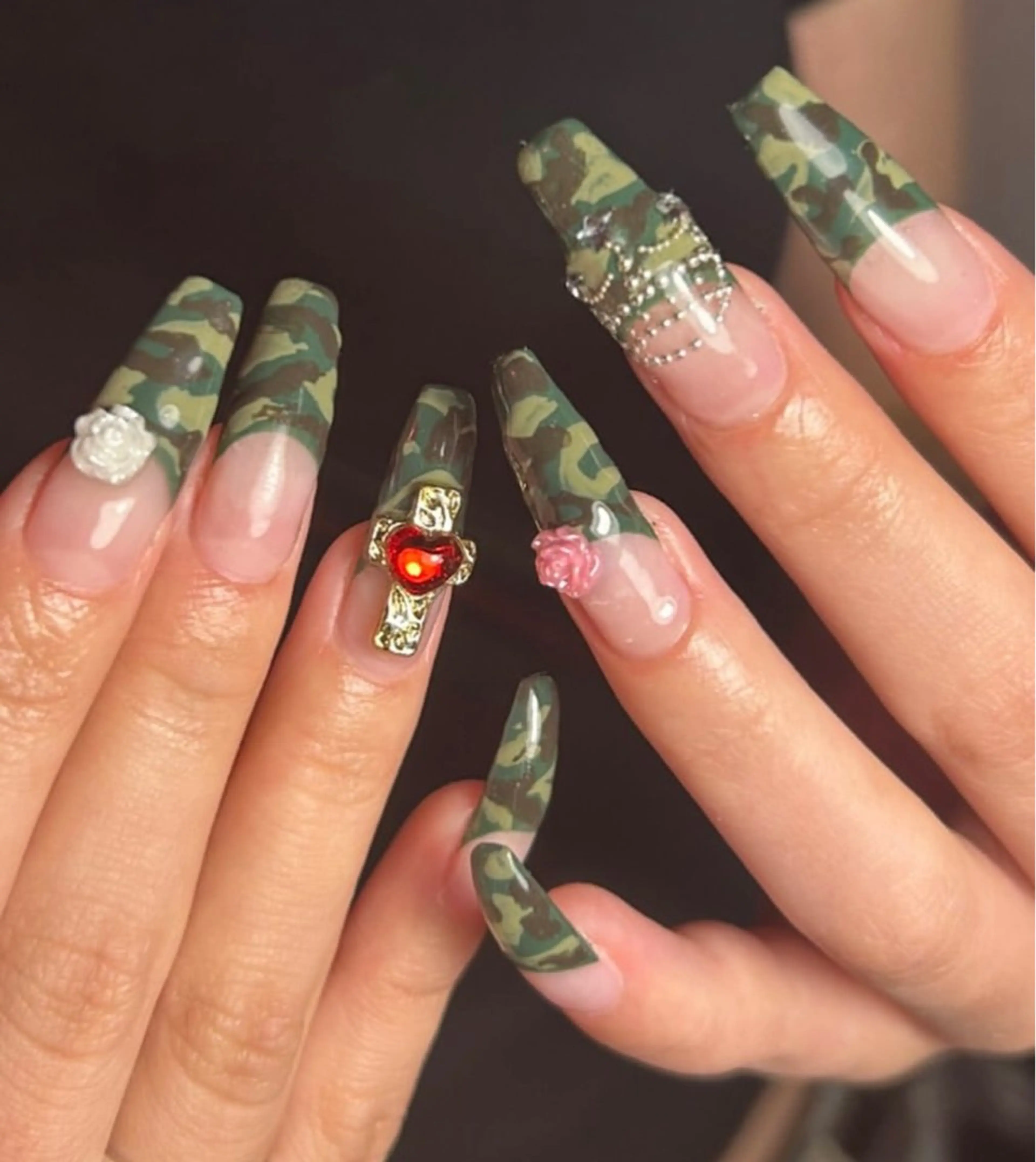 ネイル アートネイル スカルプネイル ストーンネイル ネイルチップ ハンドネイル NiJi Nailsのネイルデザイン