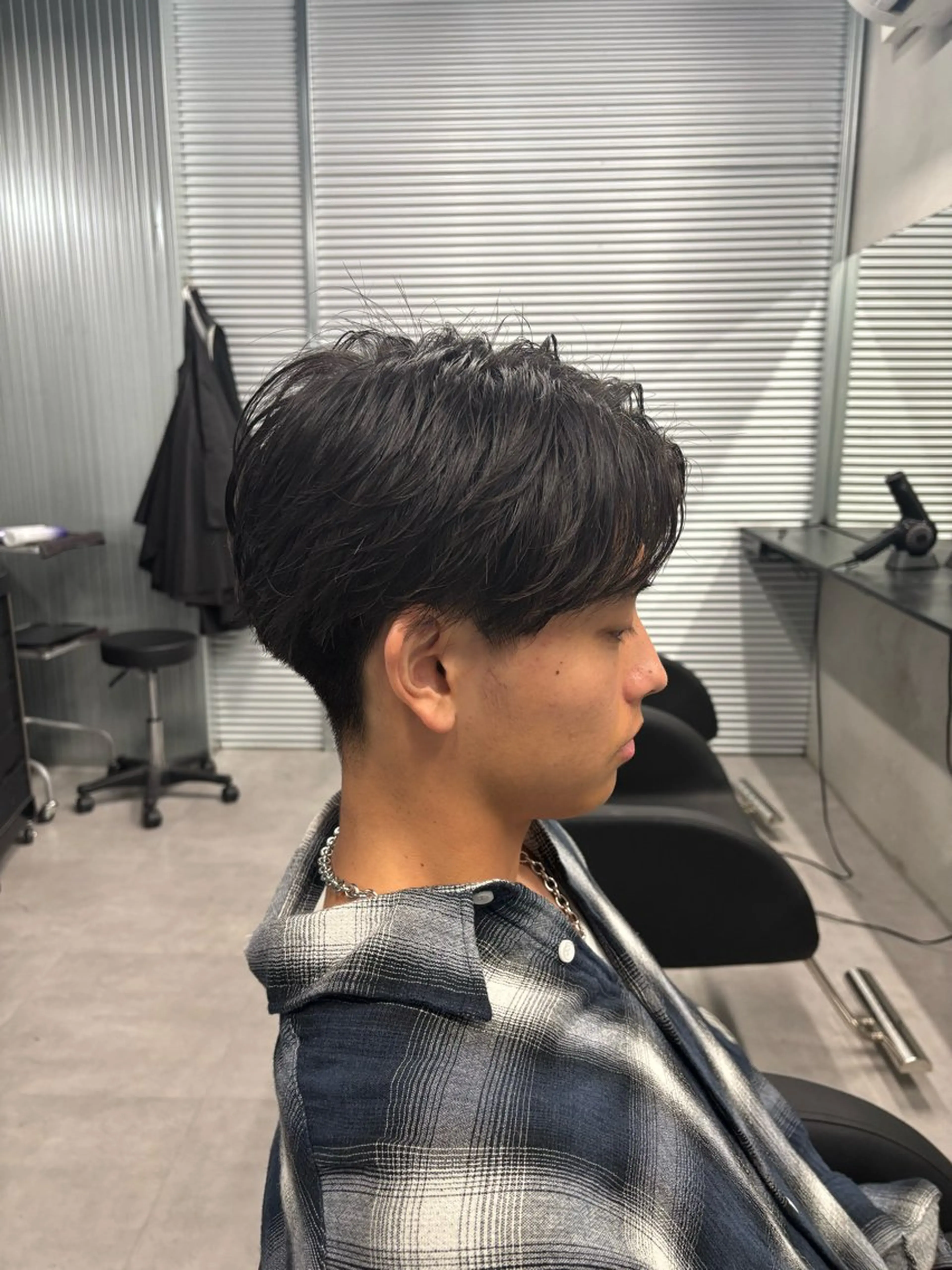 メンズ カット 波巻き/ツイスパ/ 短髪/鈴木俊也のヘアスタイル