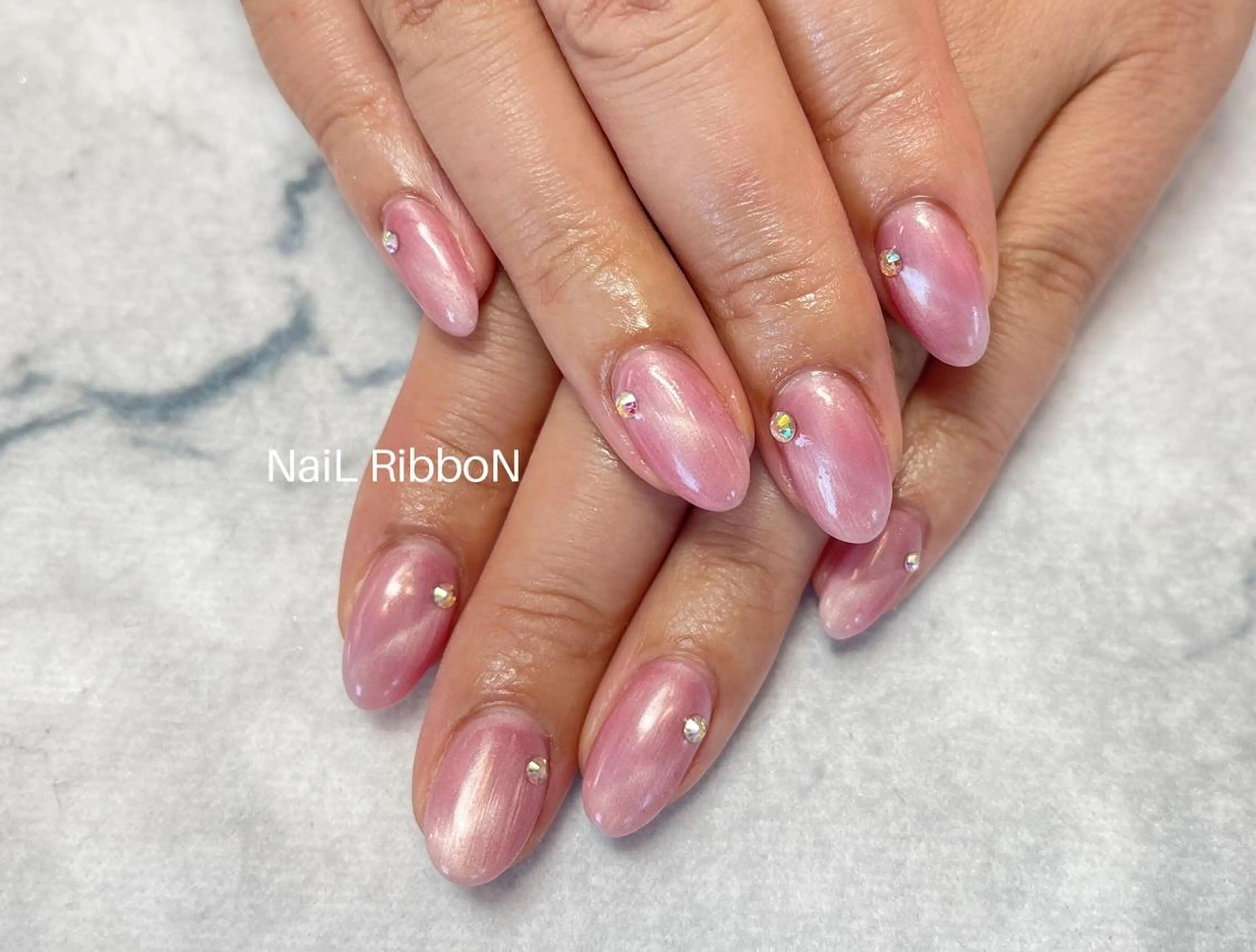ネイル ネイルリボン 受付スタッフのネイルデザイン