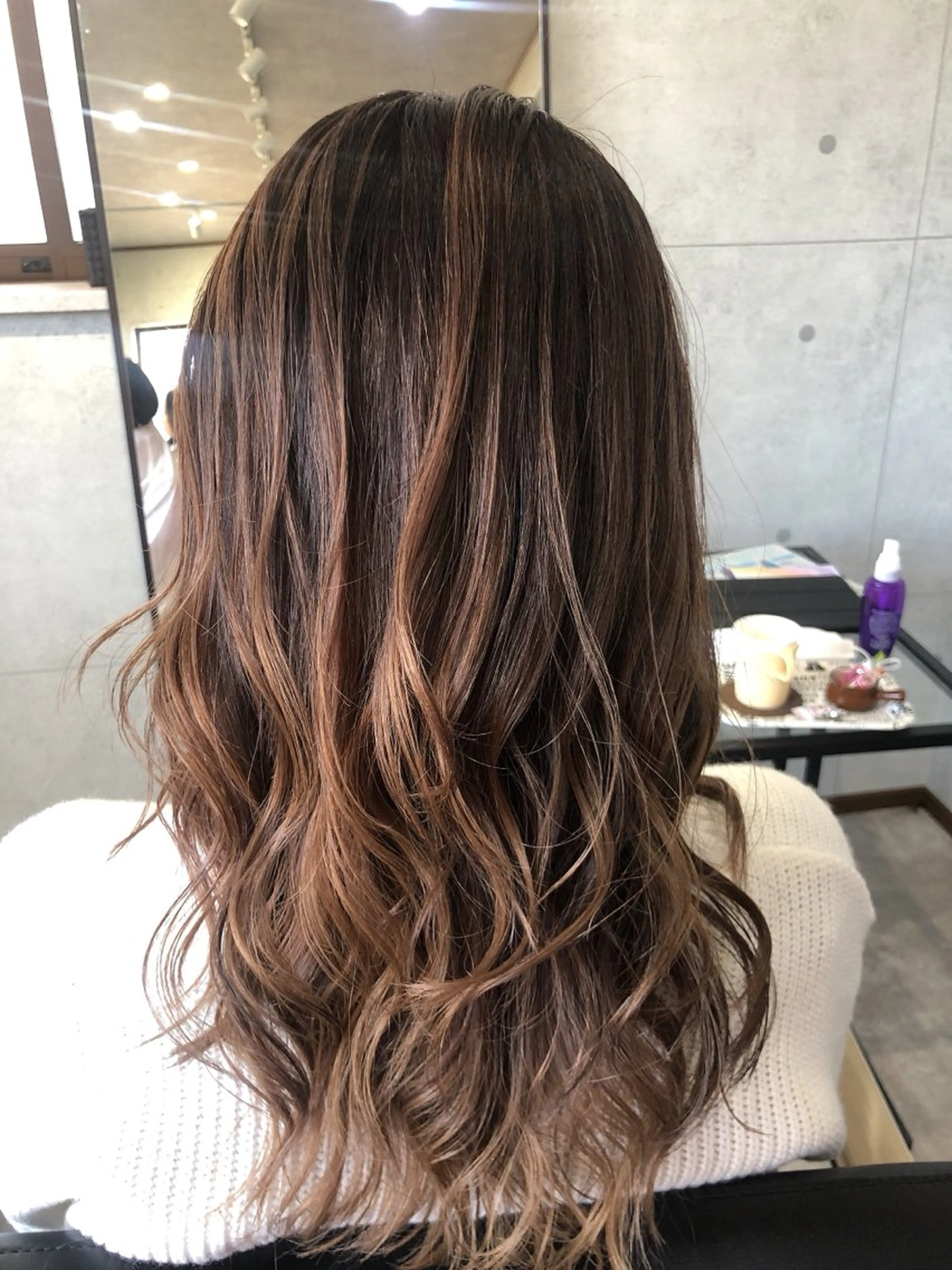 ミディアム ショートボブ ボブ ハイライト 髪質改善 レイヤーカット カット ヘアカラー REVE美容室 REVEマツエクのヘアスタイル