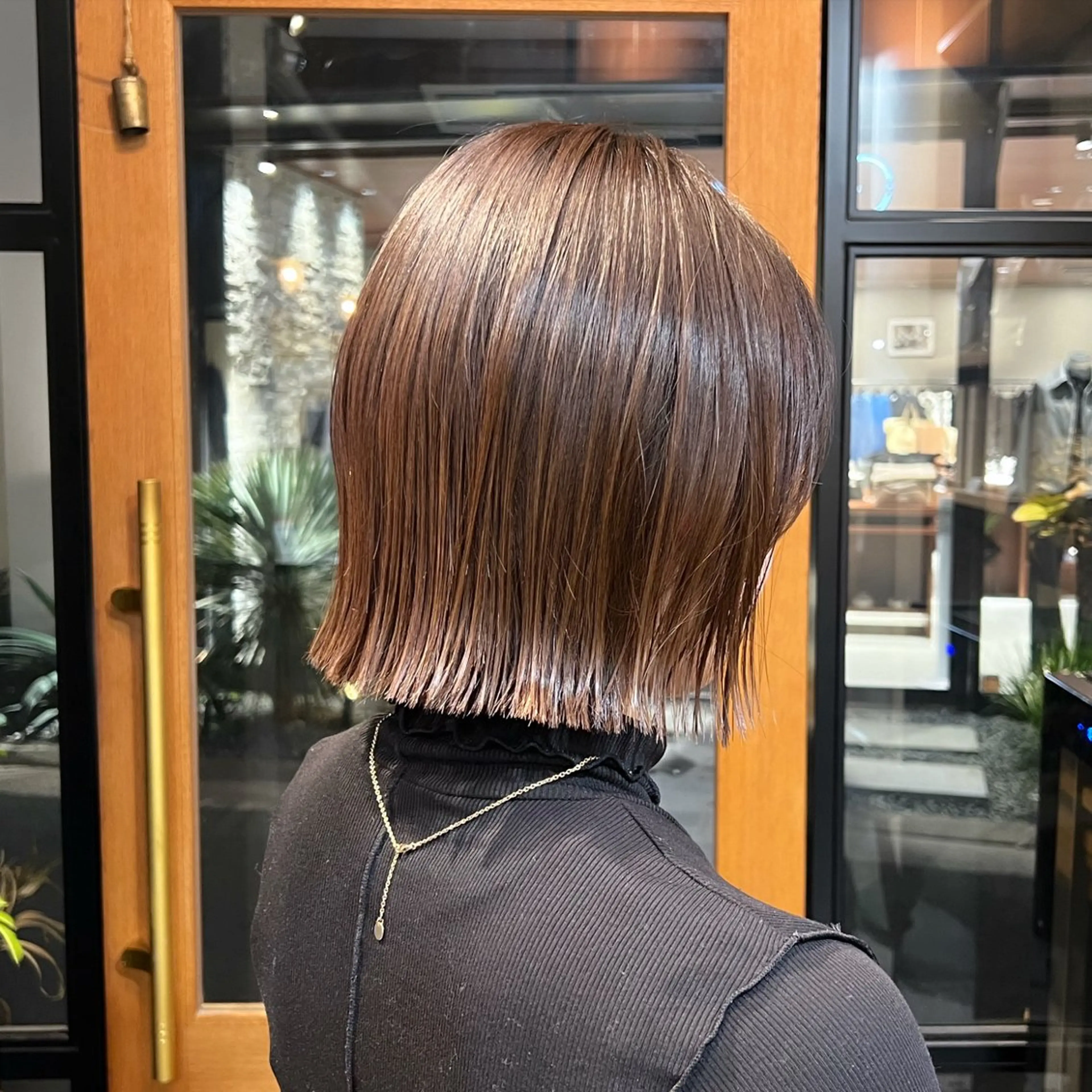 ショート カラー 切りっぱなしボブ ボブ 神戸ボブ✂️ ioe三宮/田 伸佳のヘアスタイル