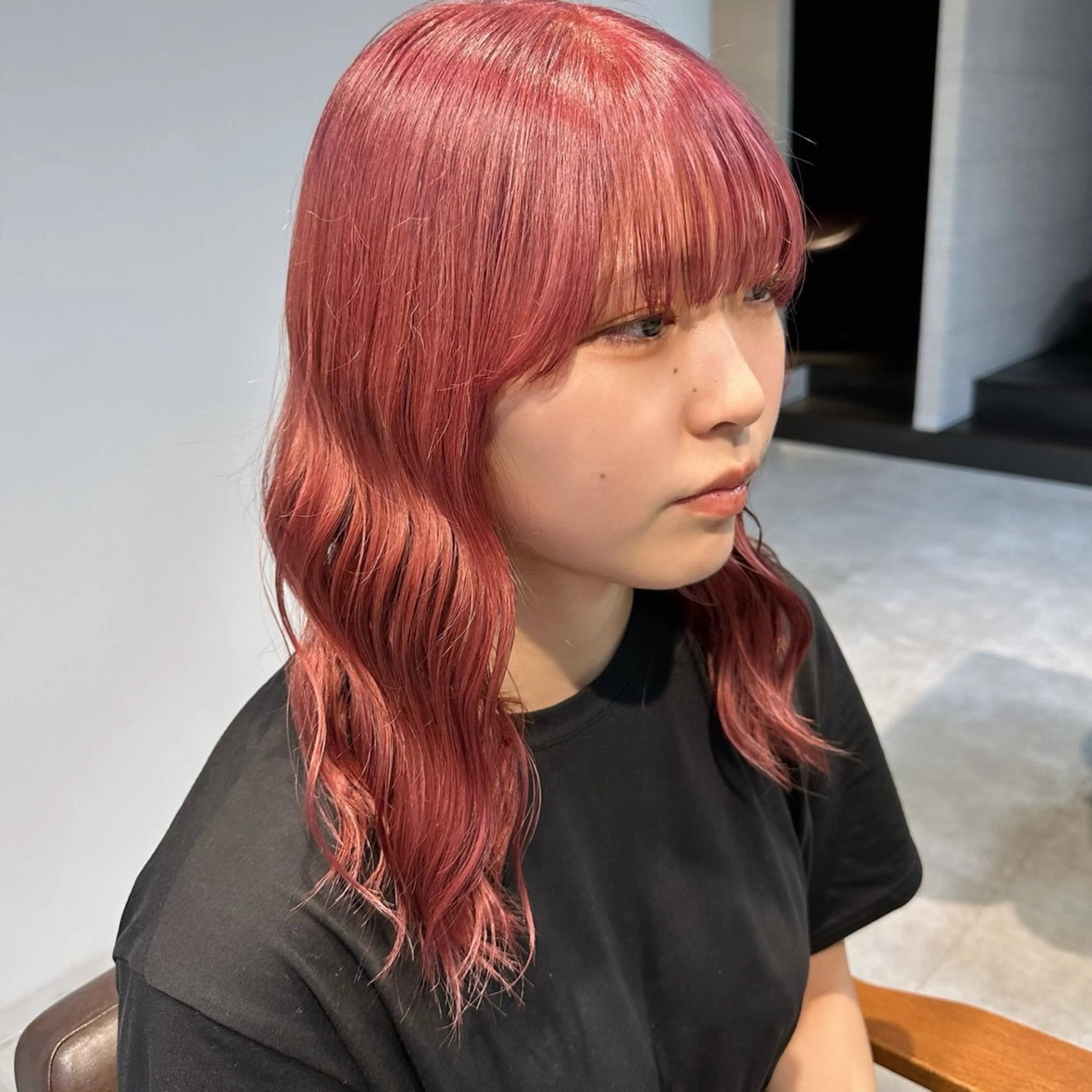 ロング カラー ブリーチ ピンクカラー メンズ特化美容師/ パーマ/波巻き/陸翔のヘアスタイル