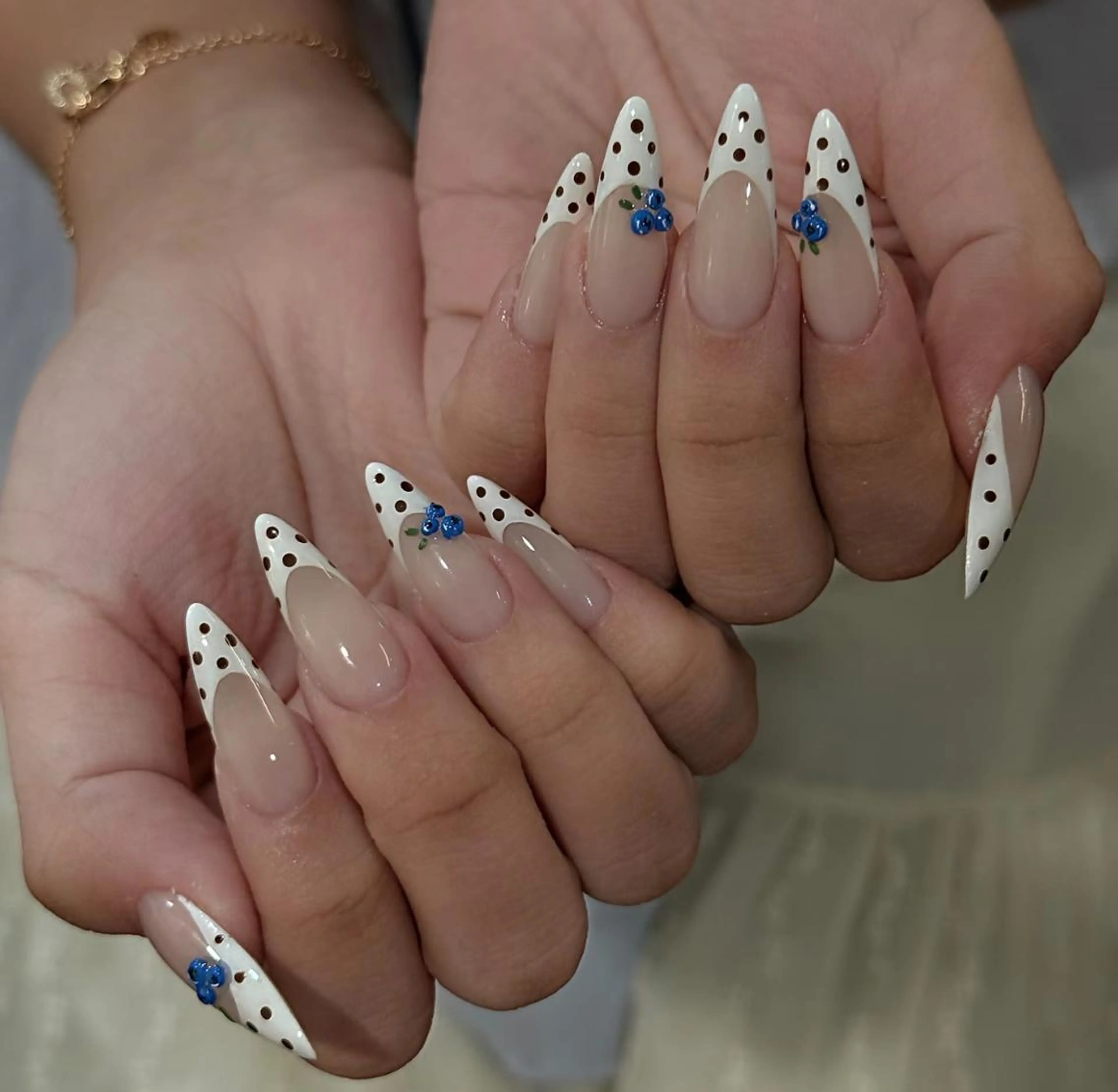 ネイル ハンドネイル 🎀 Ayaka_nailのネイルデザイン