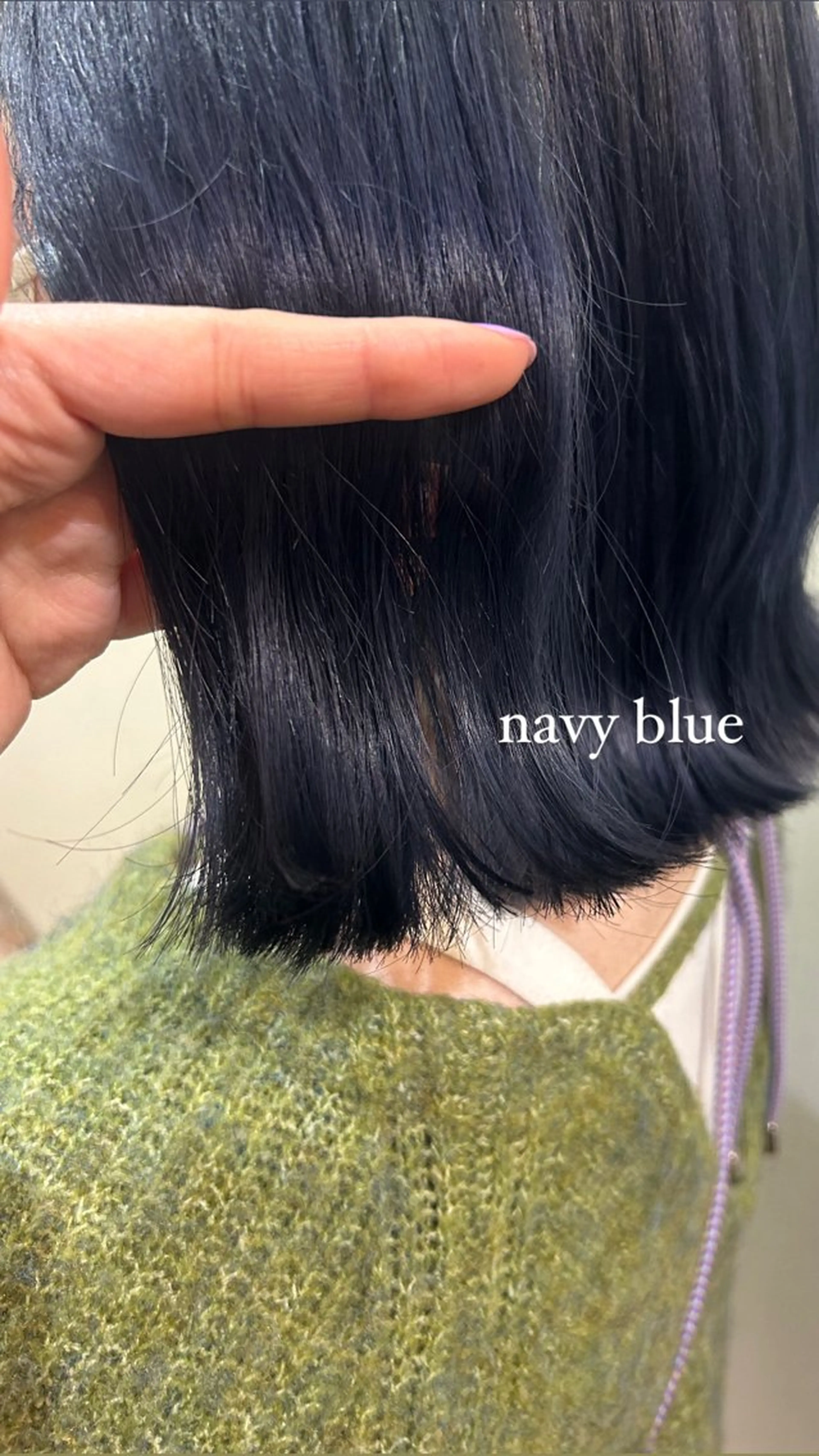 ミディアム カラー ミウラナツサ /レイヤーカットのヘアスタイル