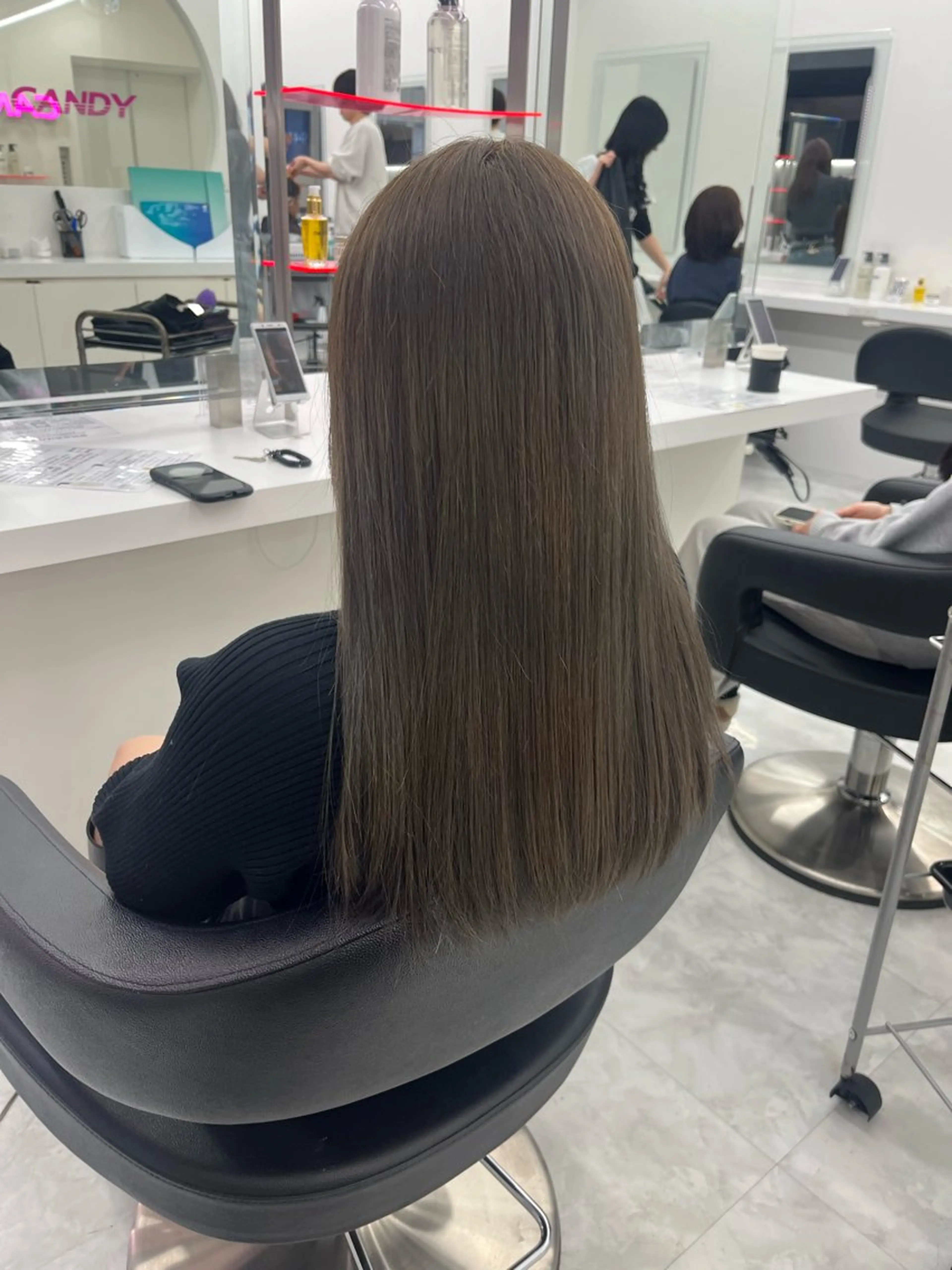 ロング カラー グレージュ ミルクティーグレージュ ヘアカラー 💖トレンド春夏 カラー💖FUTAのヘアスタイル