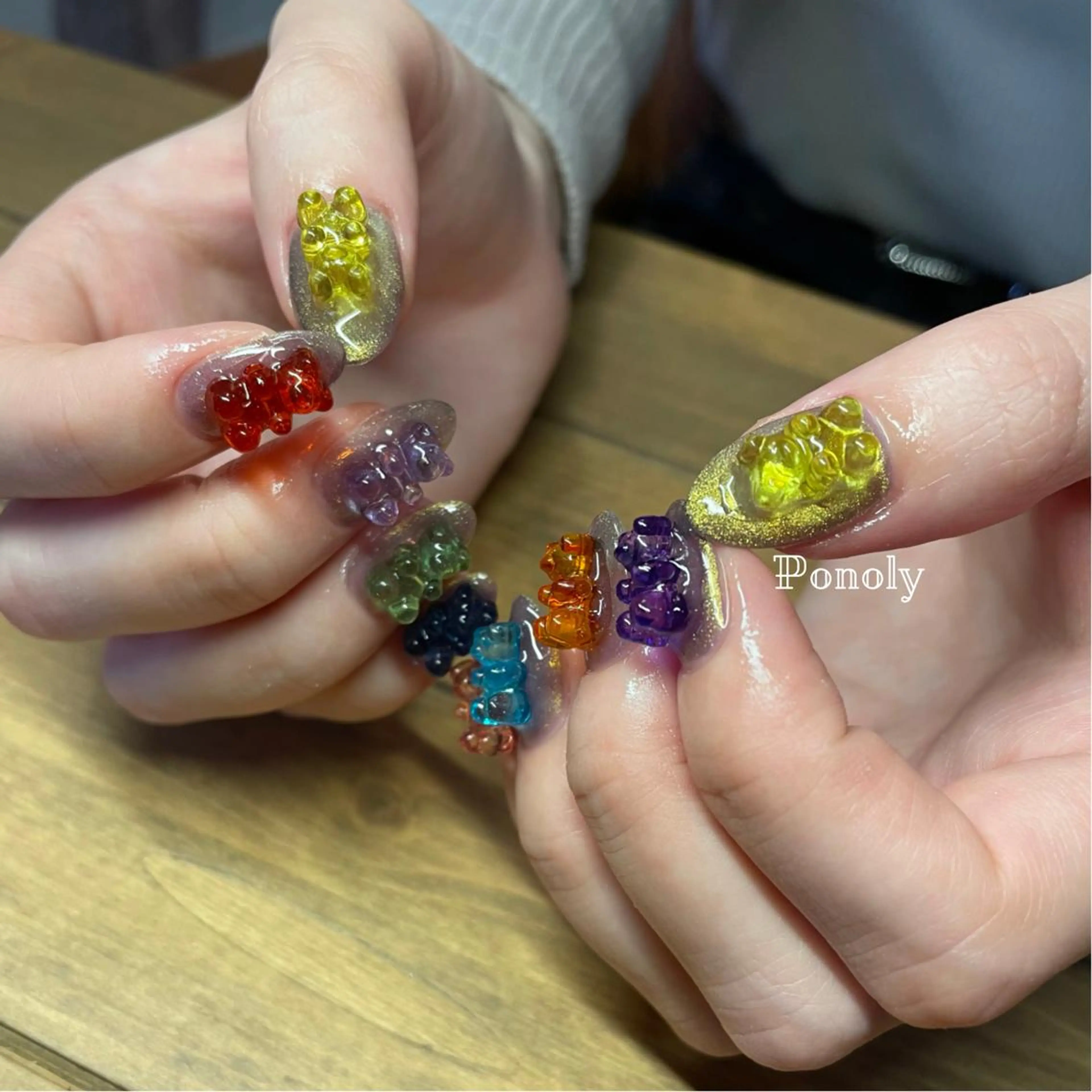 ミディアム ネイル ジェルネイル マグネットネイル ニュアンスネイル ワンカラーネイル パラジェル 10ten Mikiのネイルデザイン