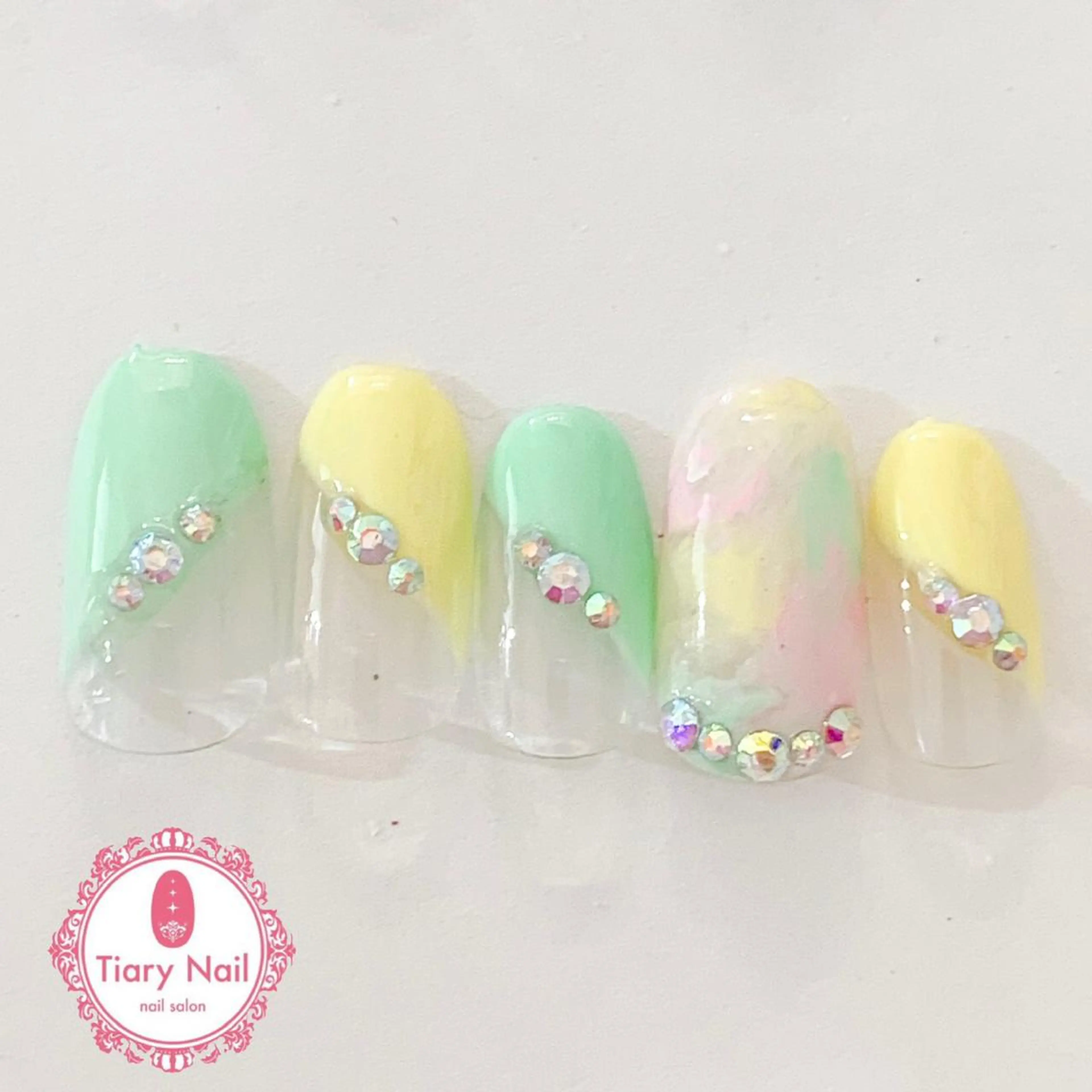 ネイル tiarynail K K🐼のネイルデザイン