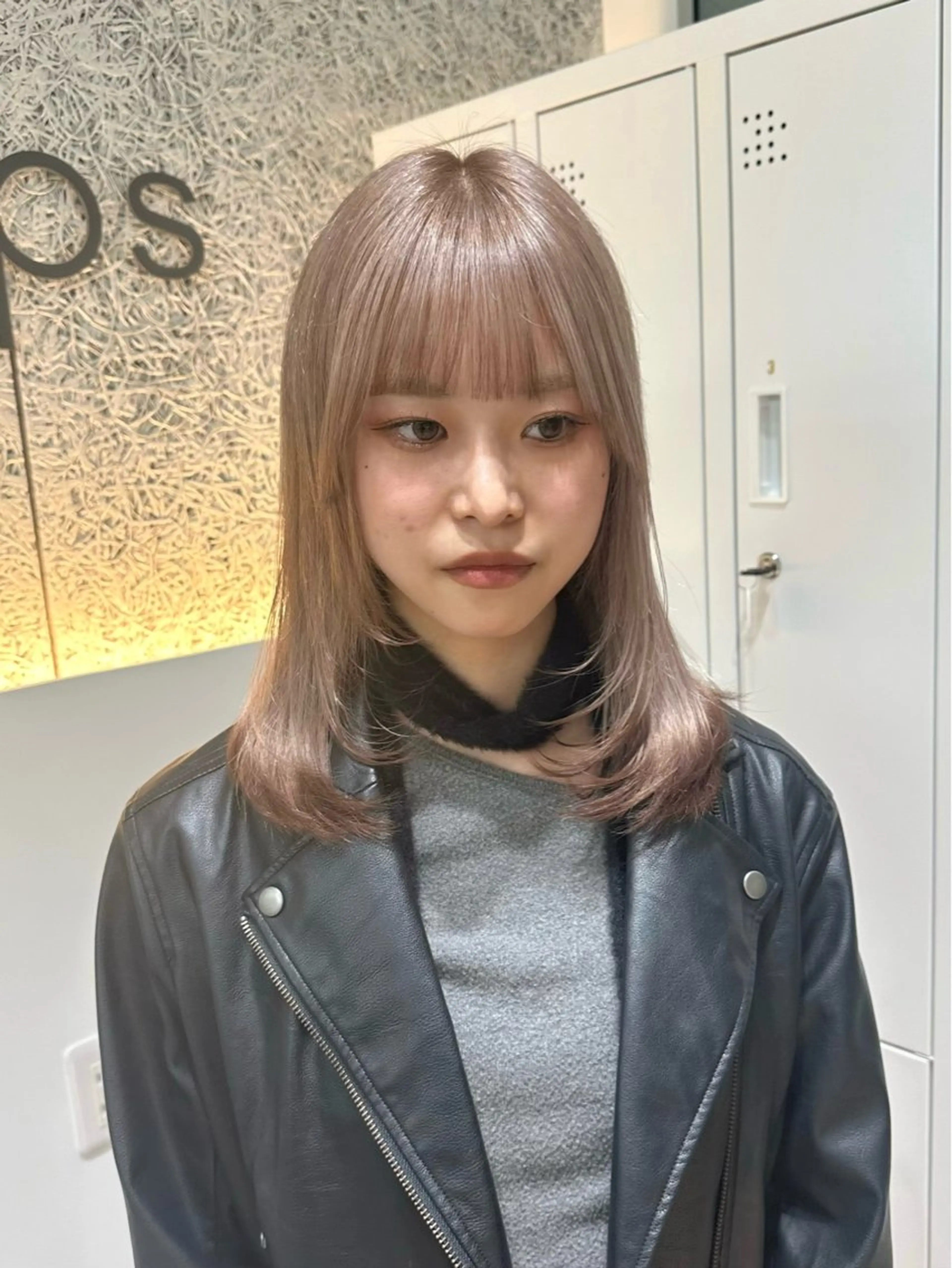 ミディアム レイヤーカット カット ヘアカラー トリートメント 佃 優音のヘアスタイル
