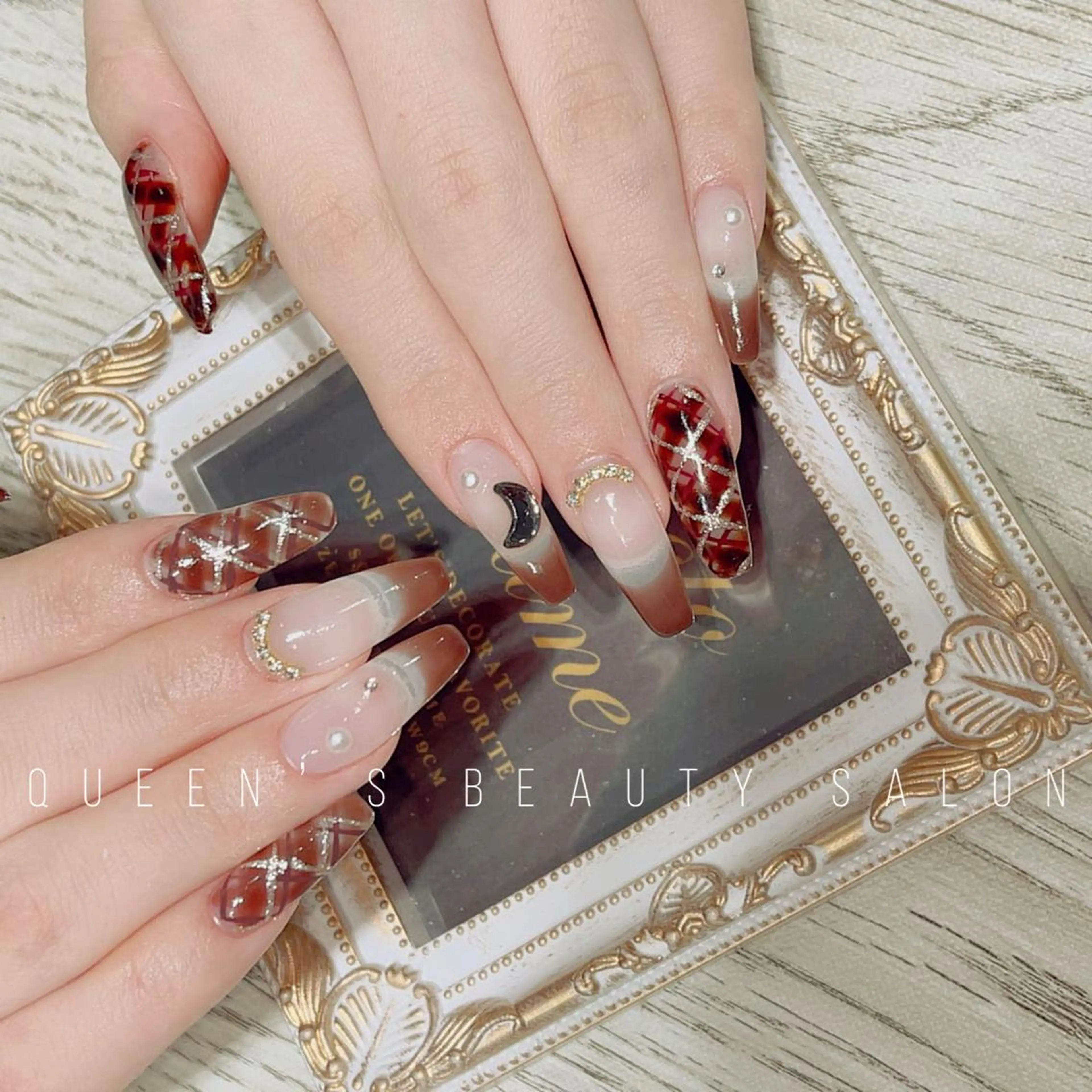 ネイル ハンドネイル Queens マオのネイルデザイン