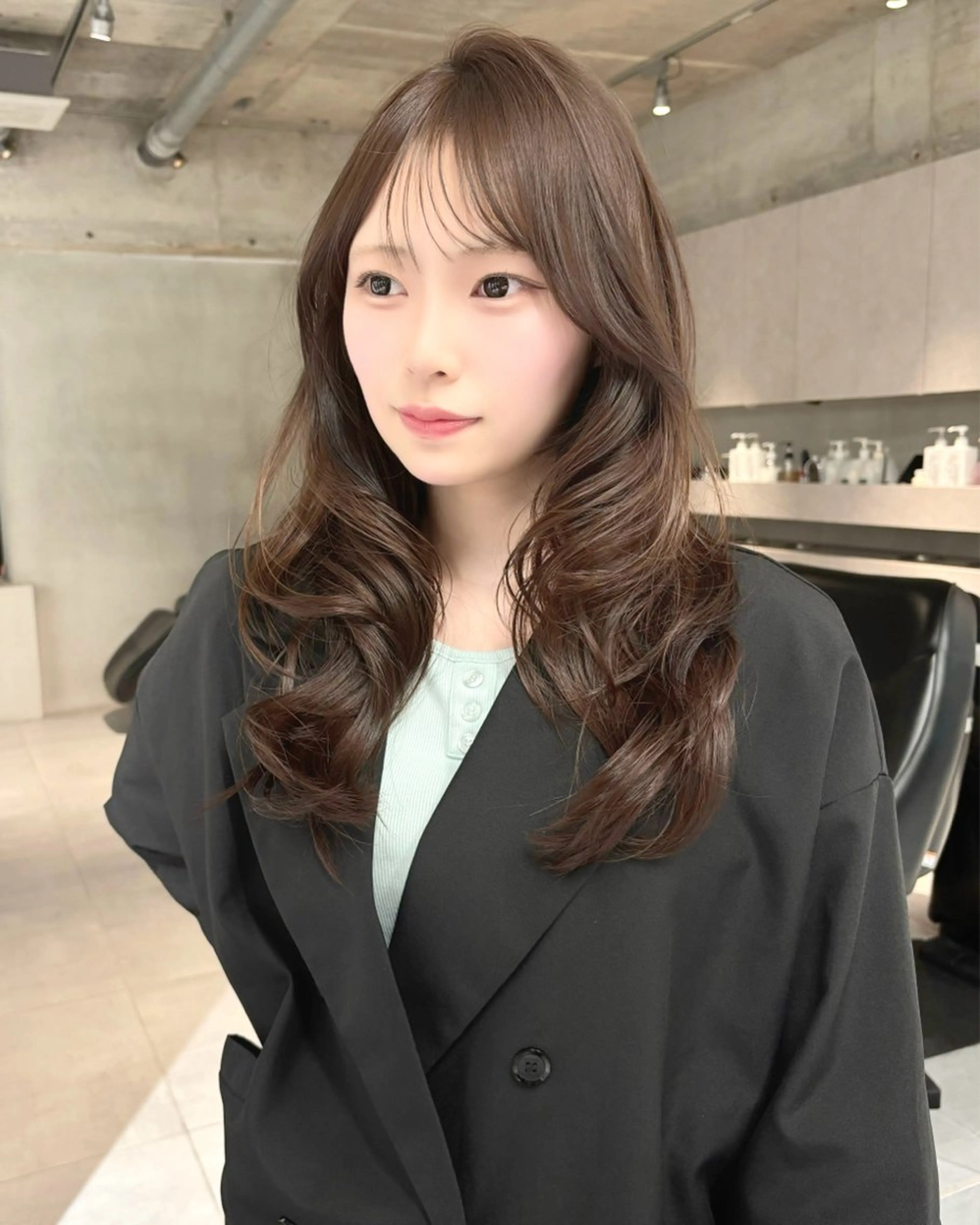 セミロング レイヤーカット ワンホンヘア カット ヘアカラー トリートメント 表参道ミディアム レイヤー山岸季生のヘアスタイル