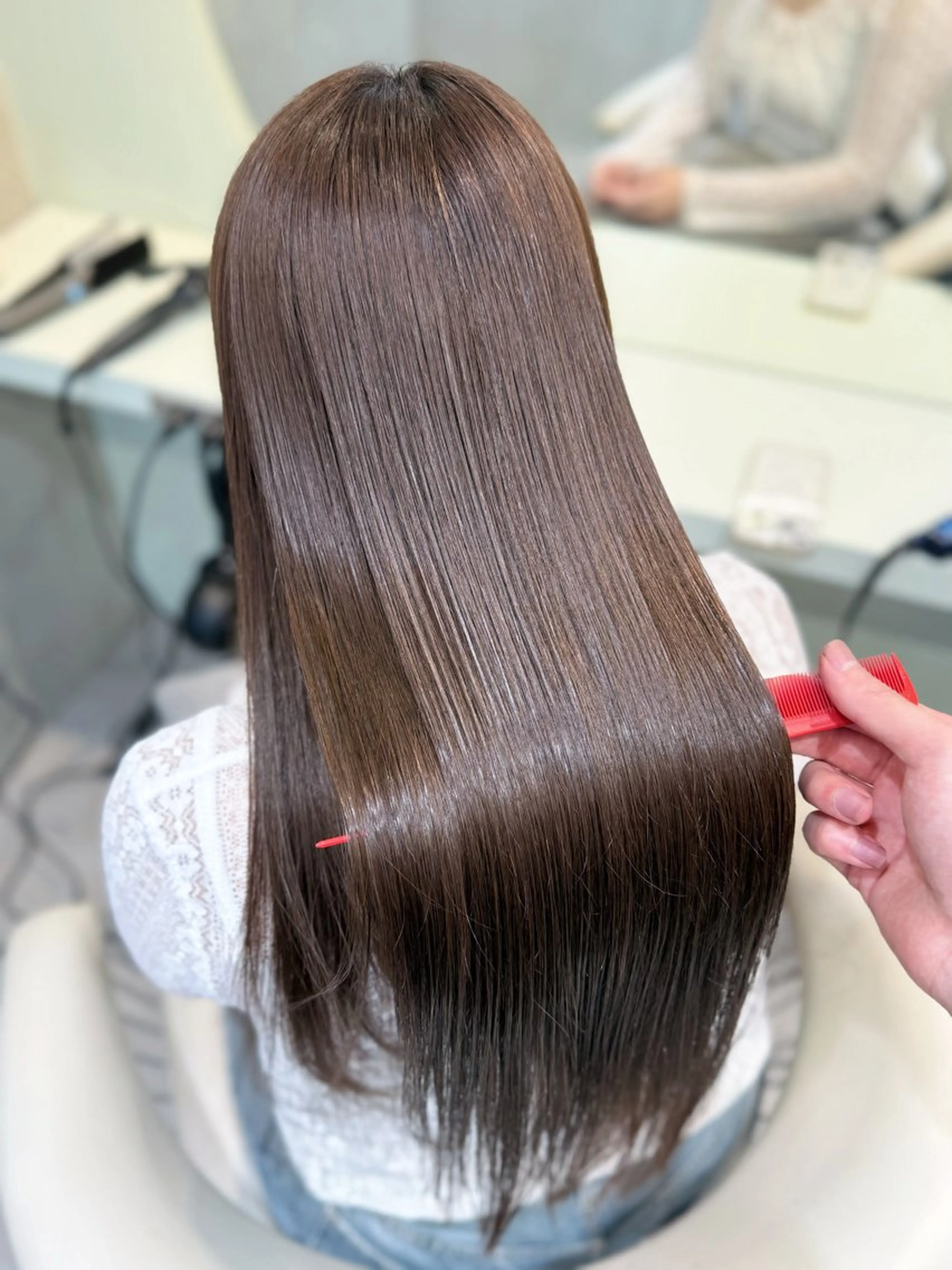 セミロング アッシュ アッシュブラウン 顔まわりレイヤー ハッシュカット 髪質改善 大宮レイヤーカット ハッシュ　柏崎颯刀のヘアスタイル