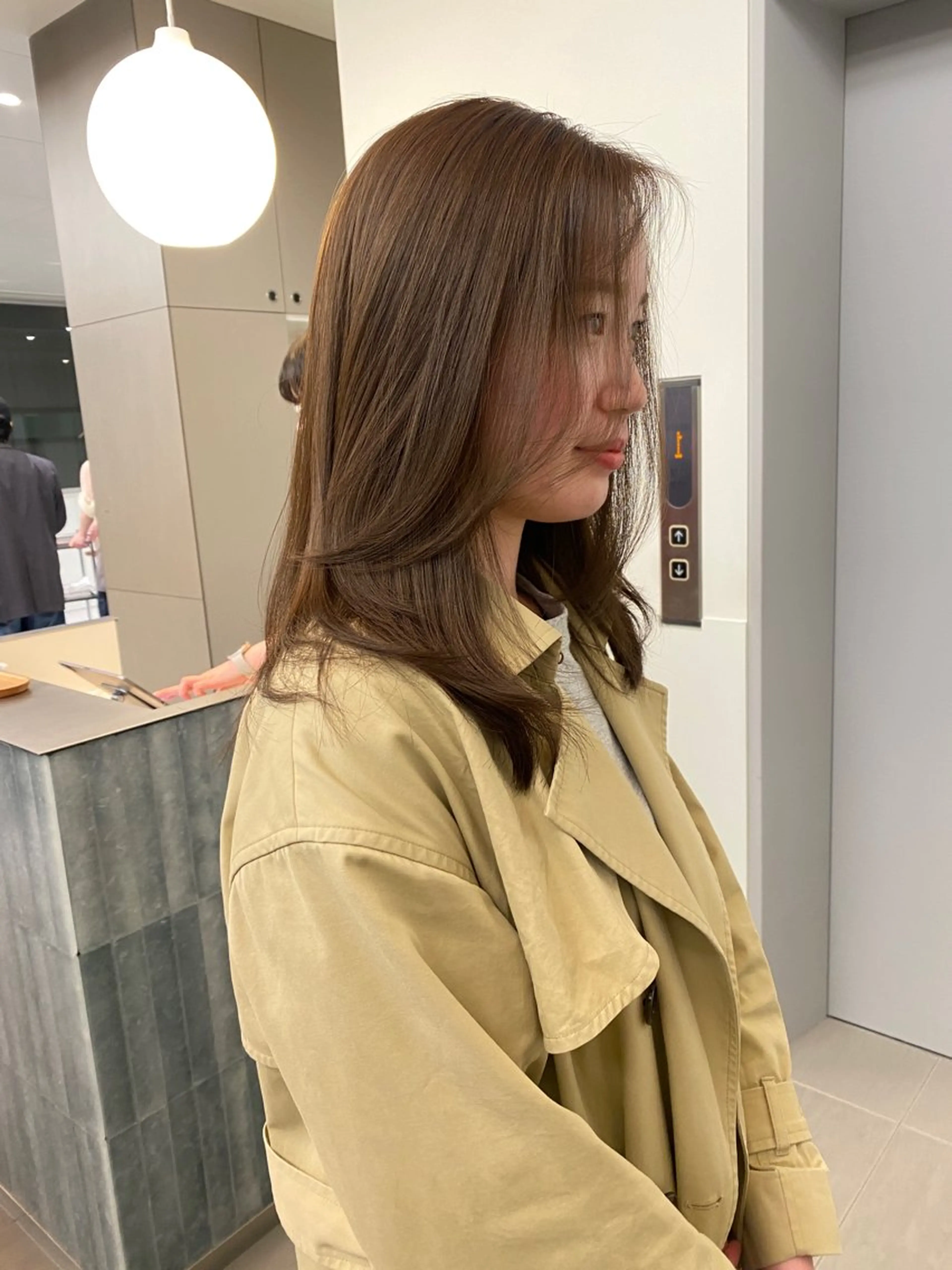 ロング カラー ベージュカラー オリーブベージュ ヘアカラー 高発色ブリーチ/ ハイレイヤー🪽aiのヘアスタイル