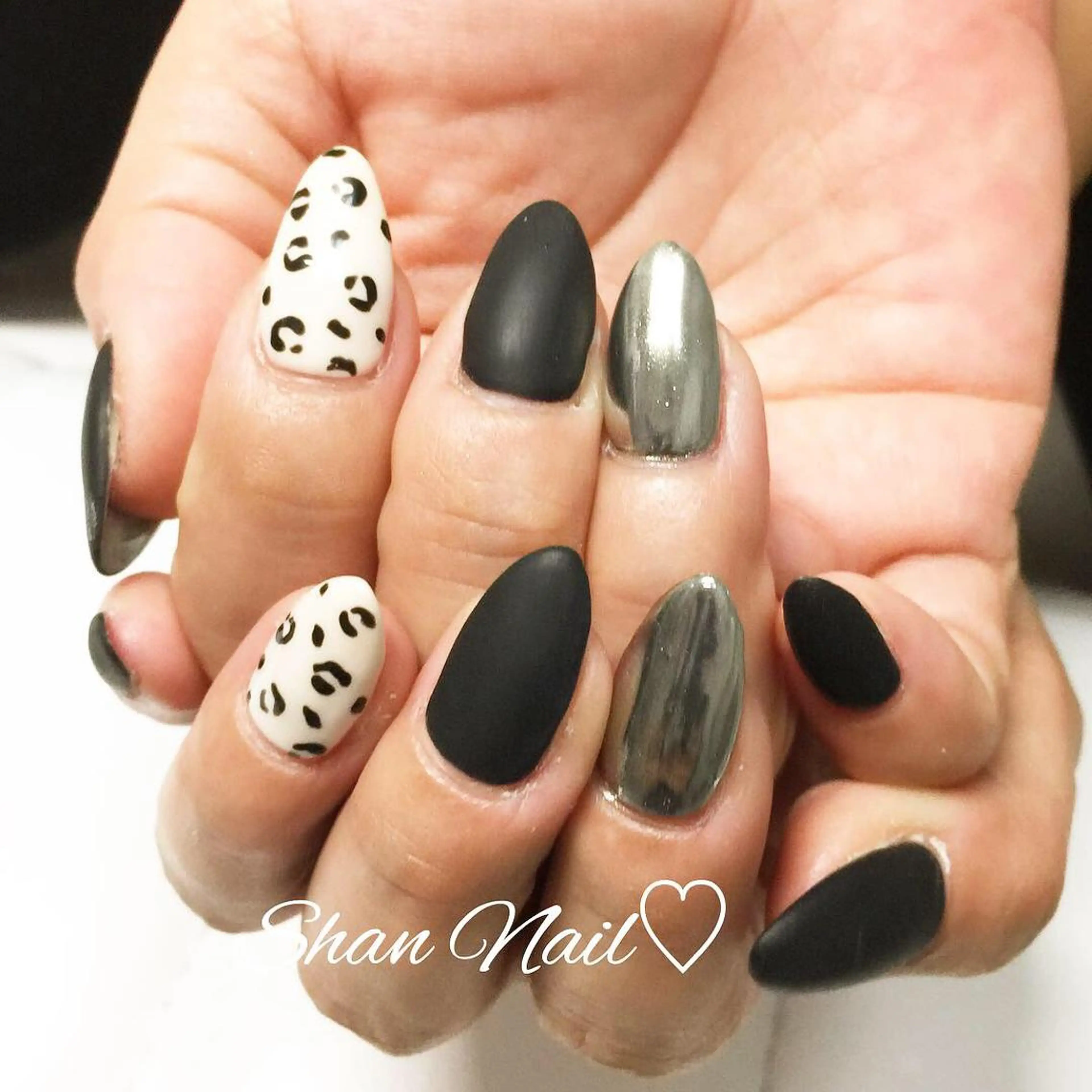 ネイル アニマル柄 ミラーネイル Shan Nailのネイルデザイン