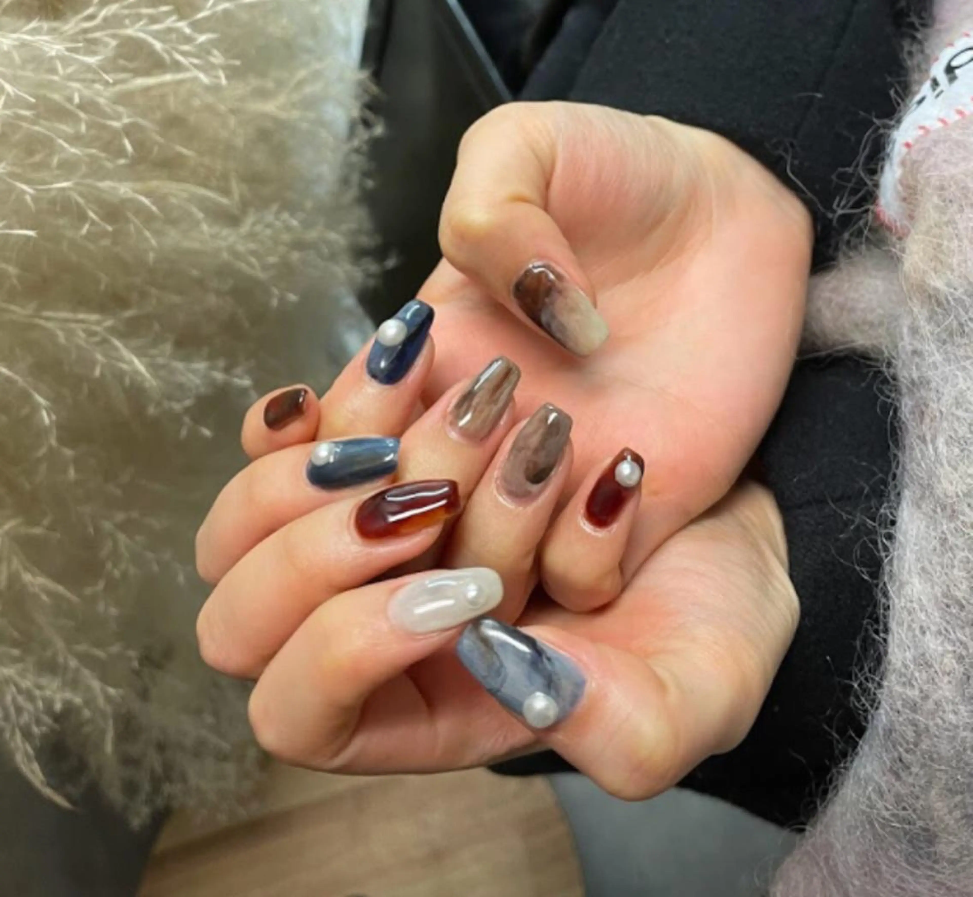 ネイル アートネイル ジェルネイル 氷ネイル・うるうるネイル マグネットネイル ミラーネイル nailstudio eviz新宿店のネイルデザイン