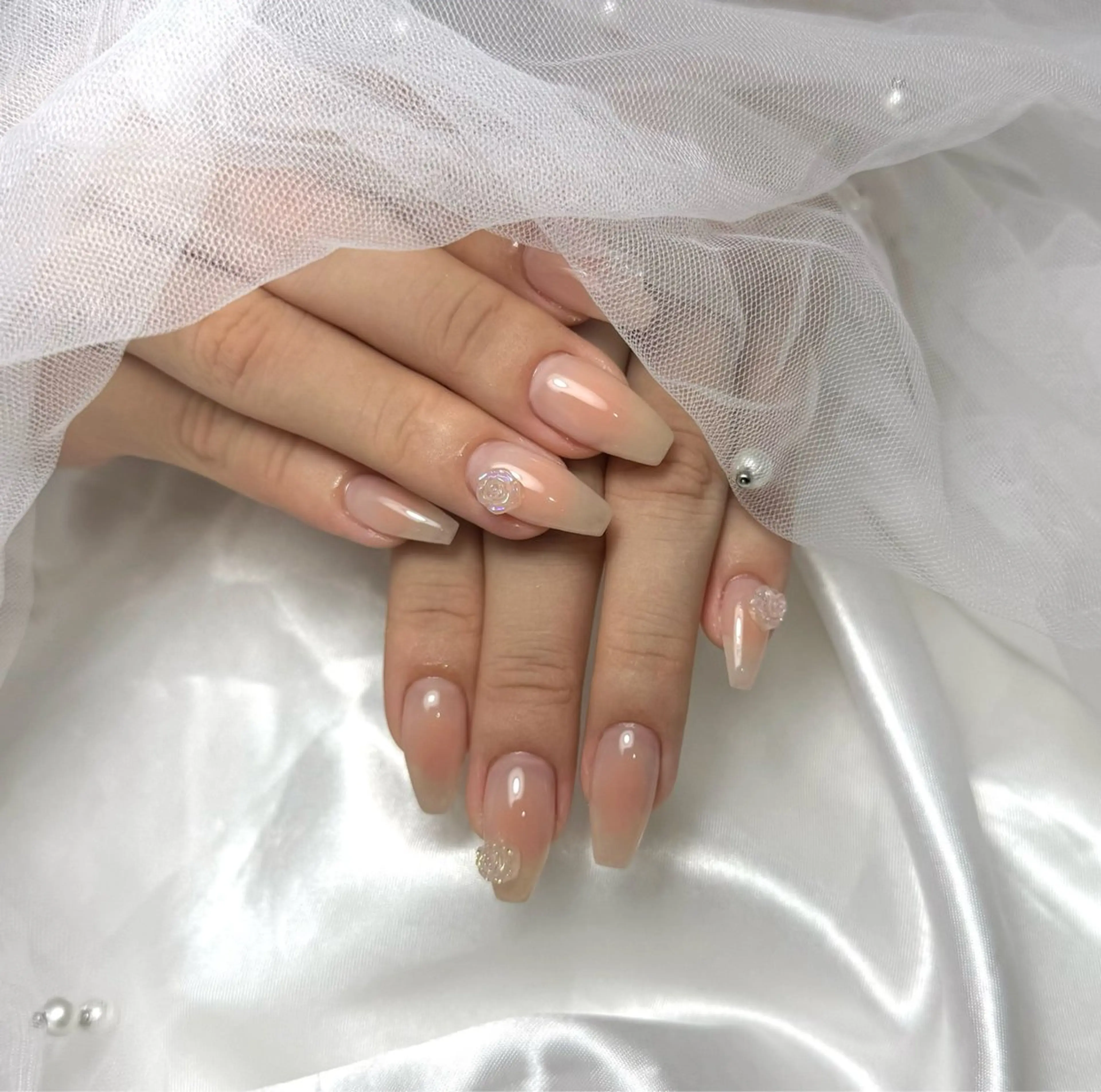 ネイル チークネイル ジェルネイル パラジェル ハンドネイル フットネイル ハンドケア re. naのネイルデザイン