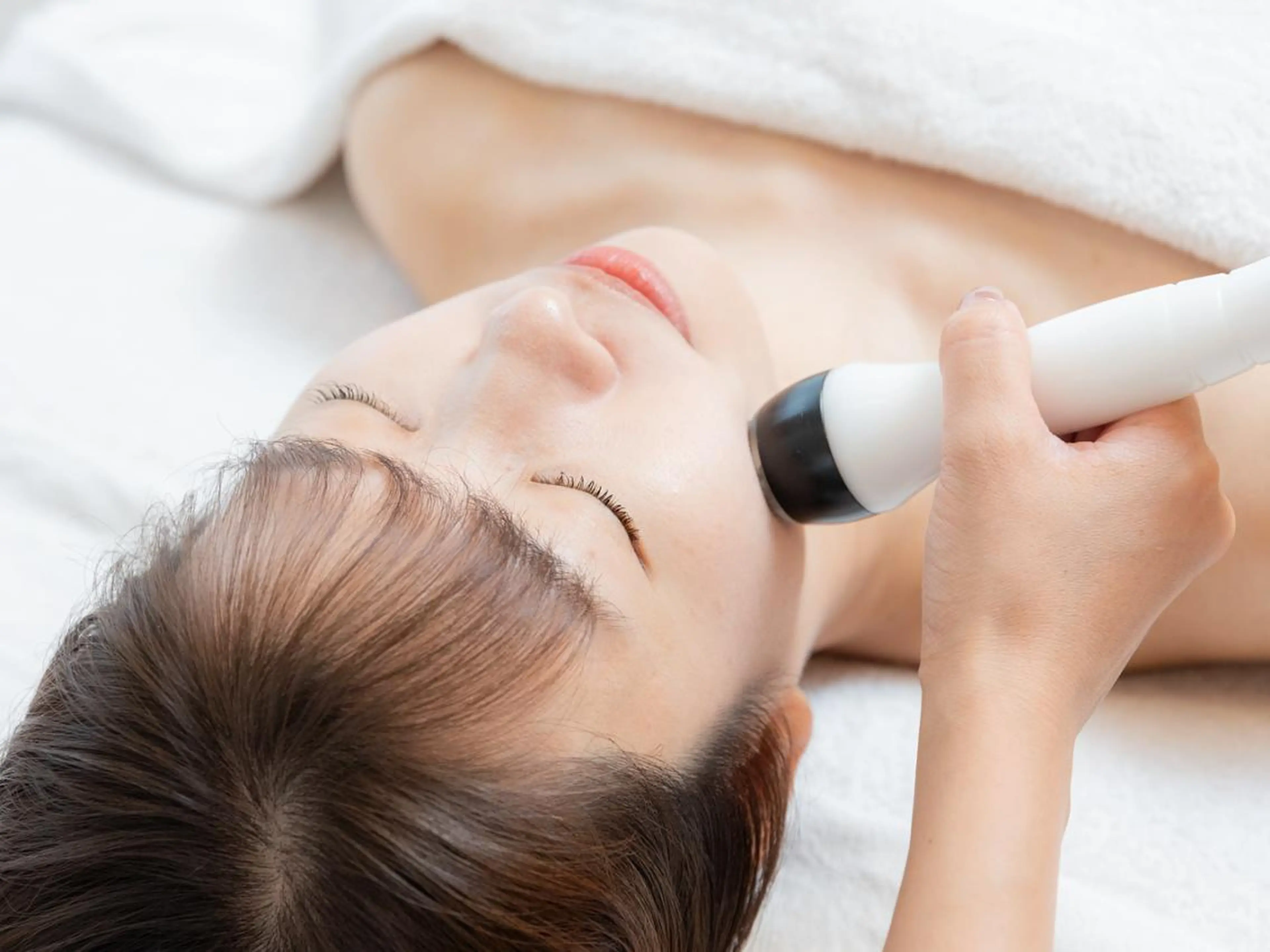 【ご新規様限定】顔脱毛×小顔ハイパーナイフ(パック付)19,800円➡︎3,980円の写真