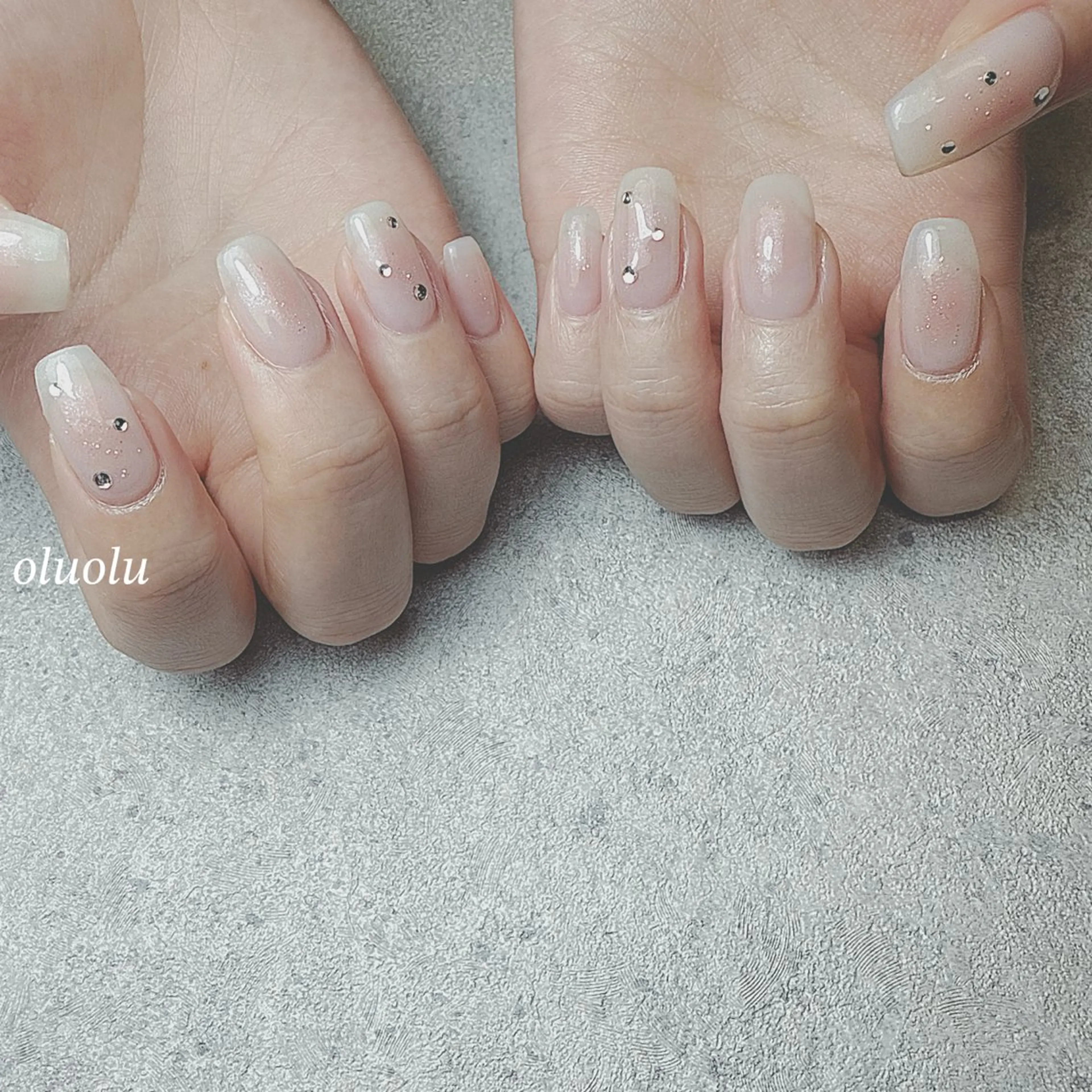 ネイル チークネイル フラッシュネイル キラキラネイル ピンク ストーンネイル ハンドネイル 大村 紬華のネイルデザイン