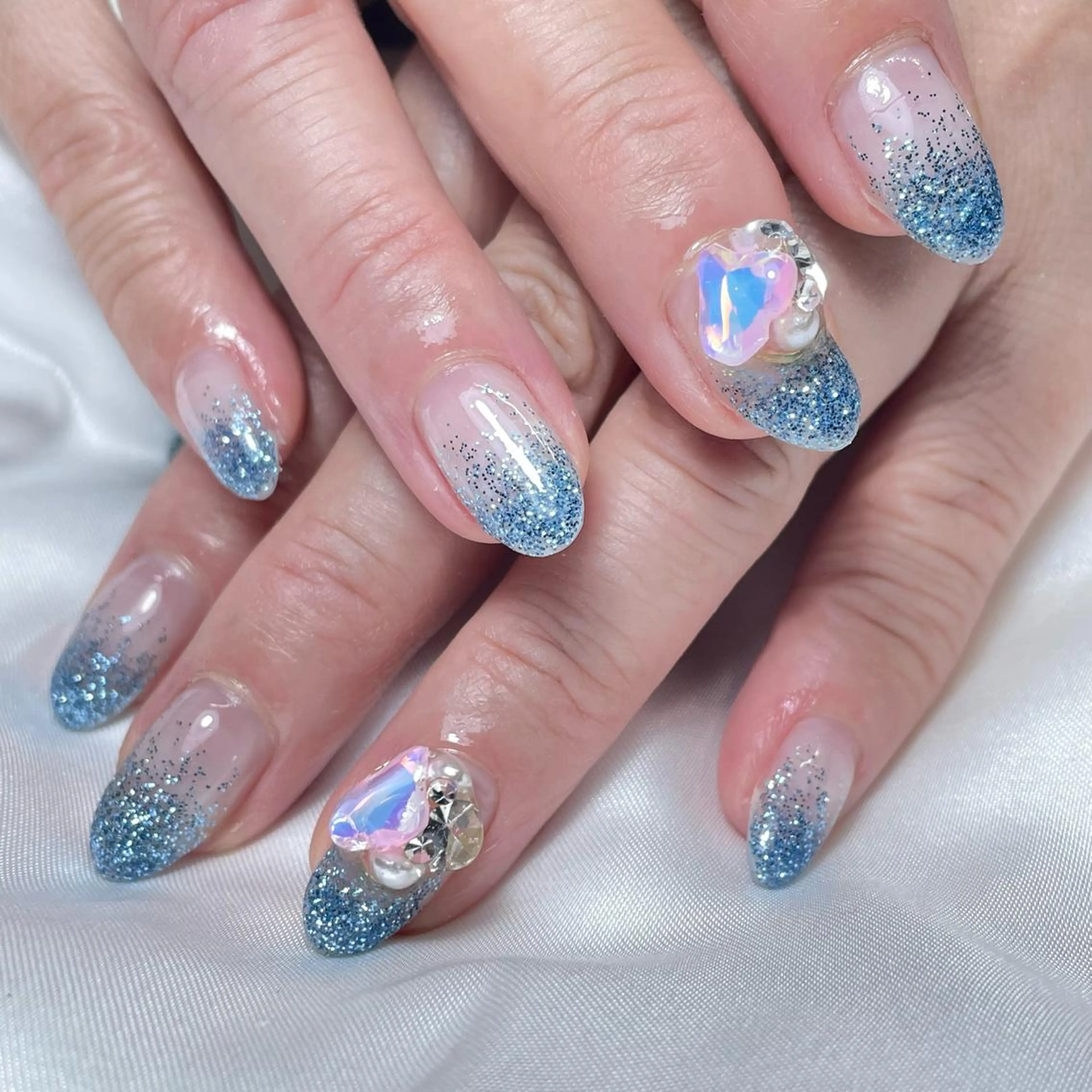 ネイル ブルー グラデーション WATANABE MAYUMIのネイルデザイン