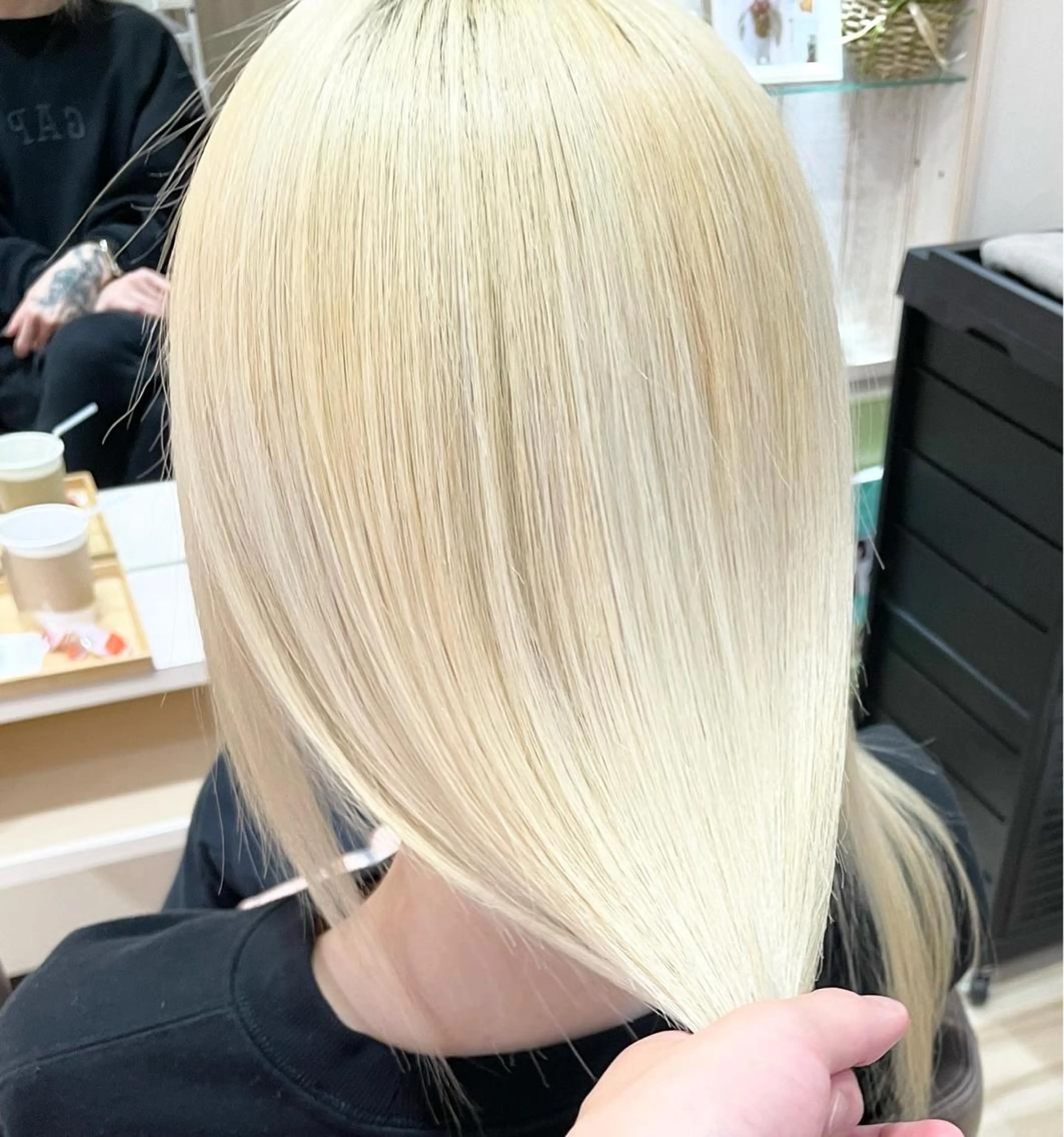 セミロング カラー 🌈派手髪ハイトーン 🌈鈴木亮太🌈のヘアスタイル