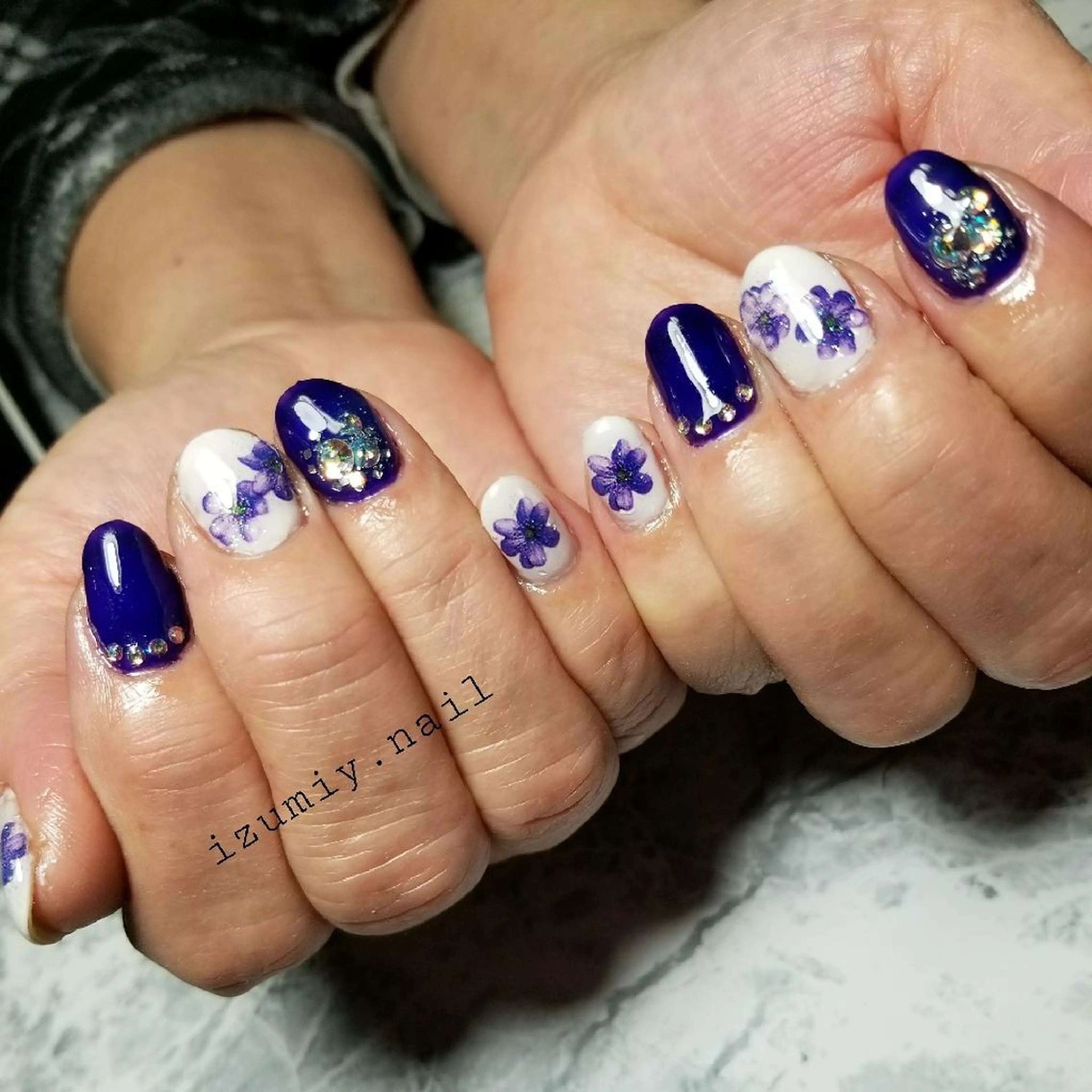 ミディアム izumiynail いずみのネイルデザイン