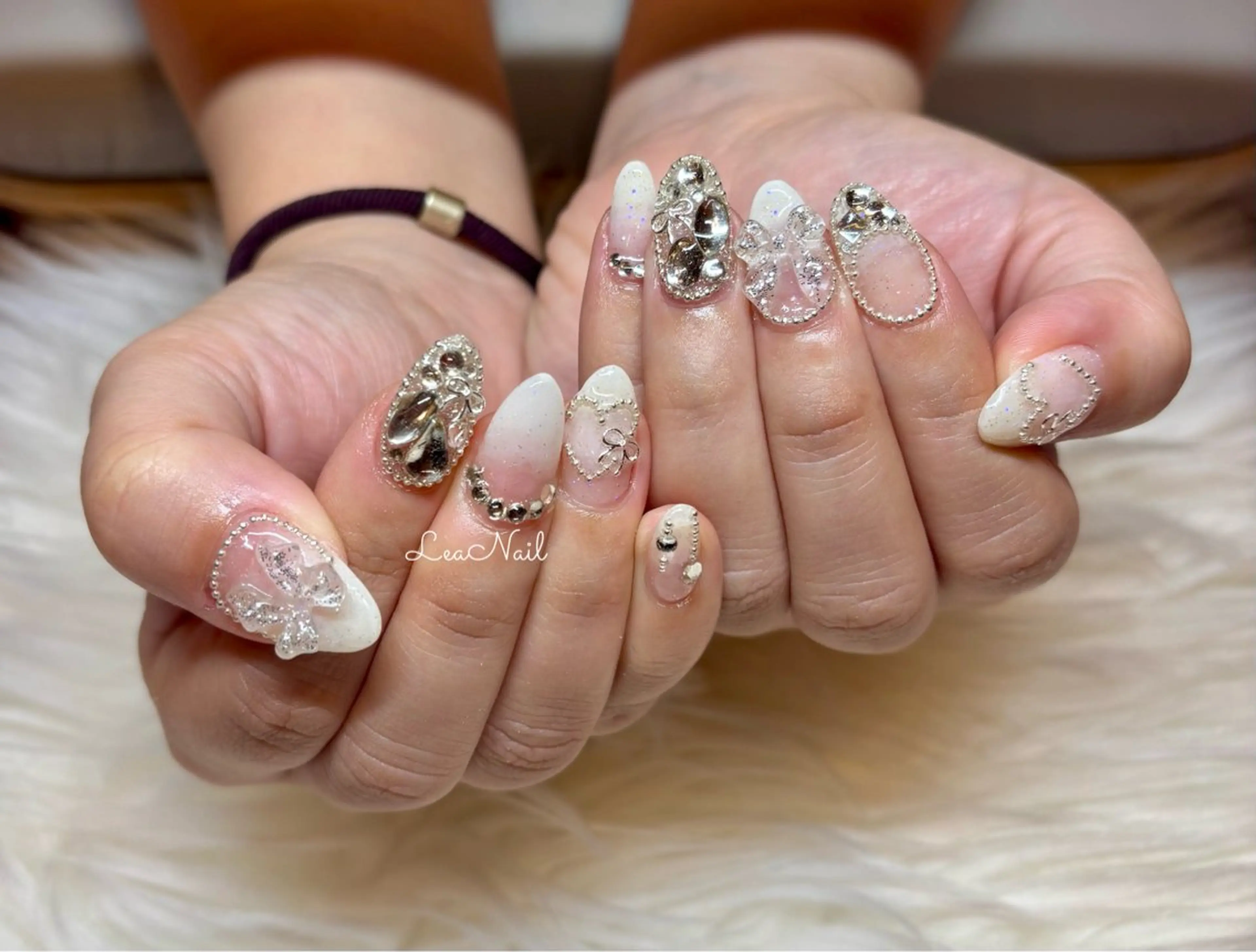 ネイル グラデーション ホワイト Lea Nailのネイルデザイン