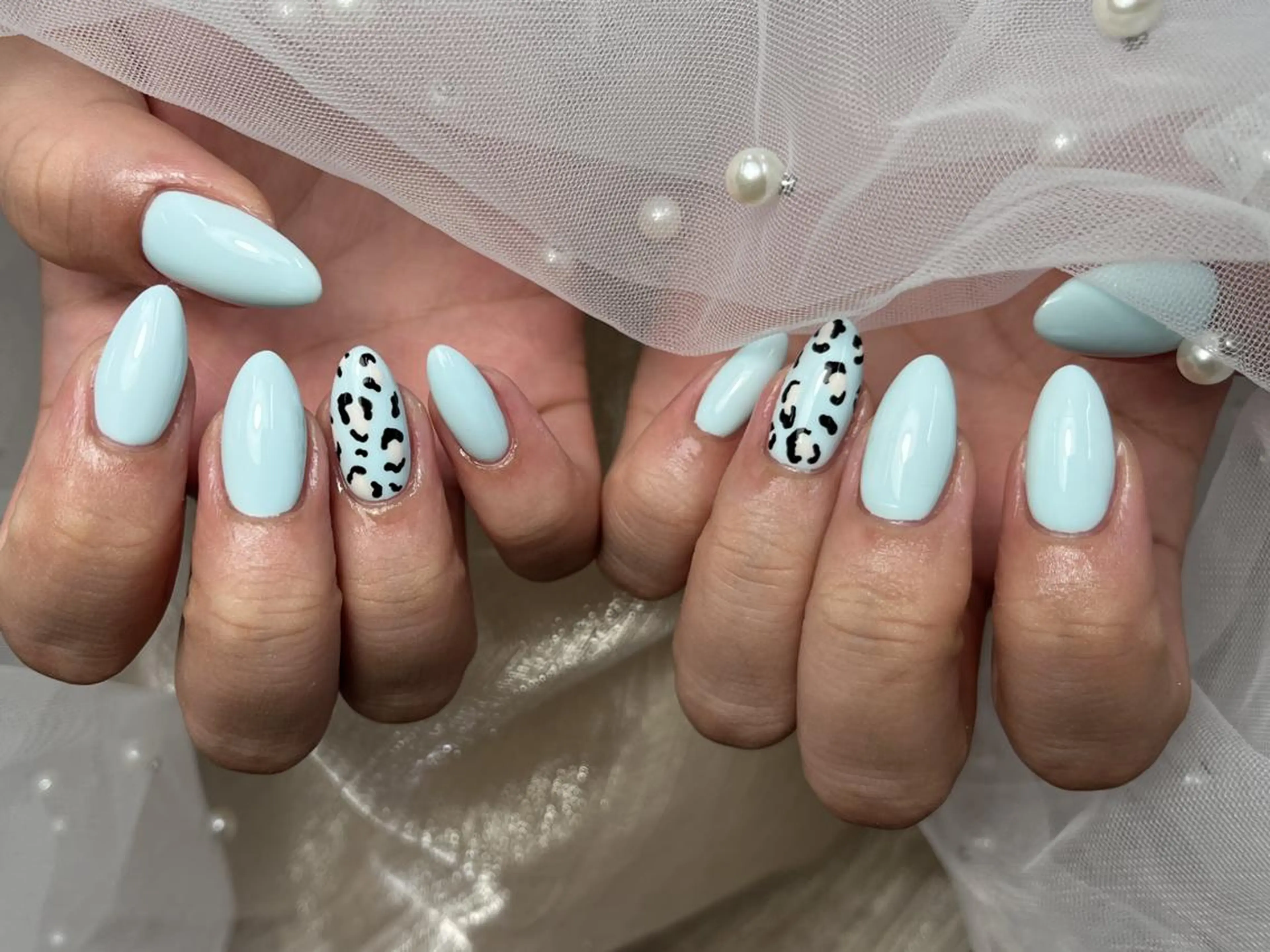 ネイル アニマル柄 ブルー シンプルネイル ハンドネイル ToliyDeliy ネイルサロンのネイルデザイン