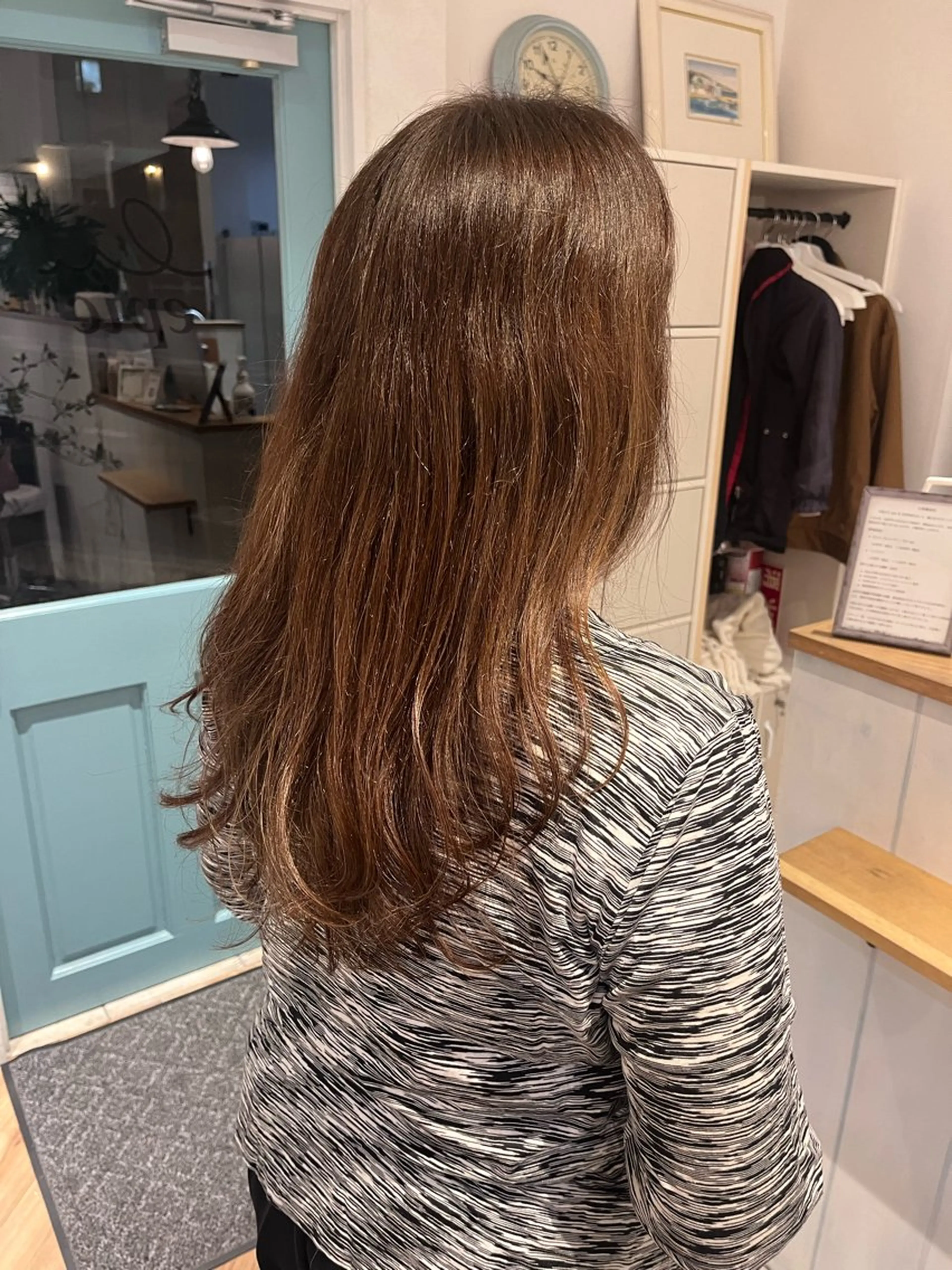 ロング カラー くせ毛 武田 綺音のヘアスタイル