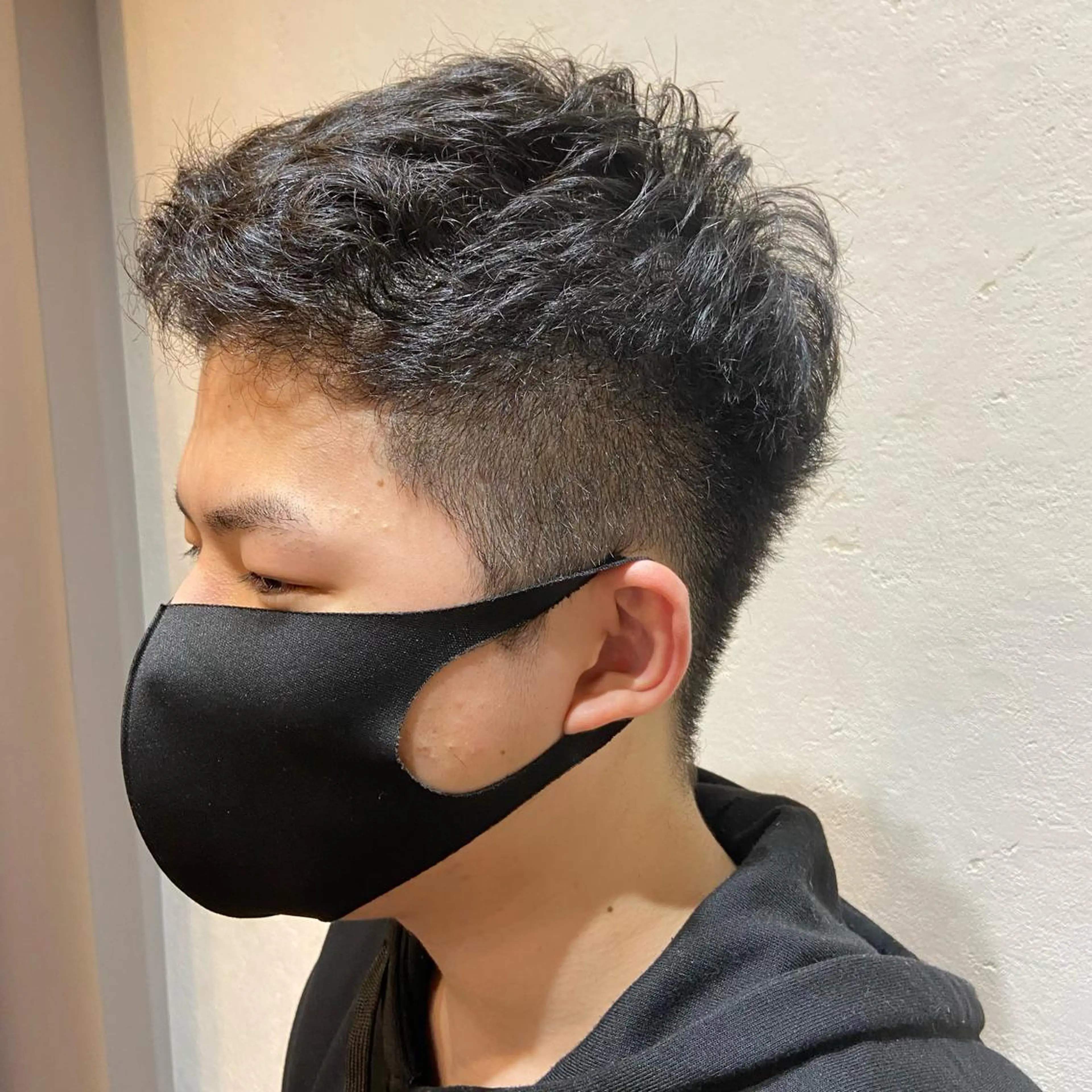 ［メンズ限定クーポン］Aujua炭酸マッサージシャンプー + カット + 眉カットの写真