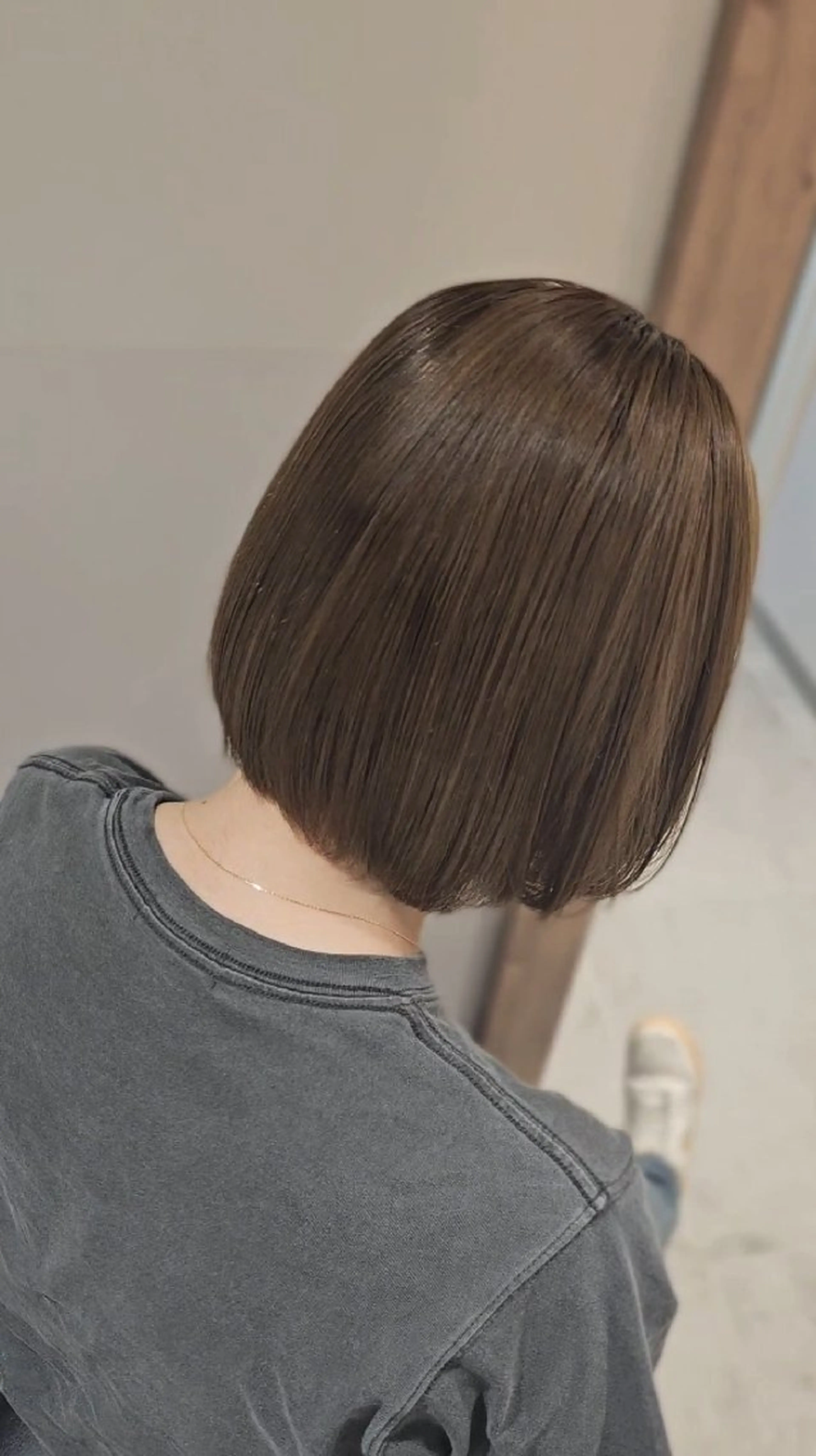 ショート カラー グレージュ ミルクティーグレージュ トリートメント カット ヘアカラー トリートメント メンズ特化型美容師 /曲がる縮毛矯正のヘアスタイル