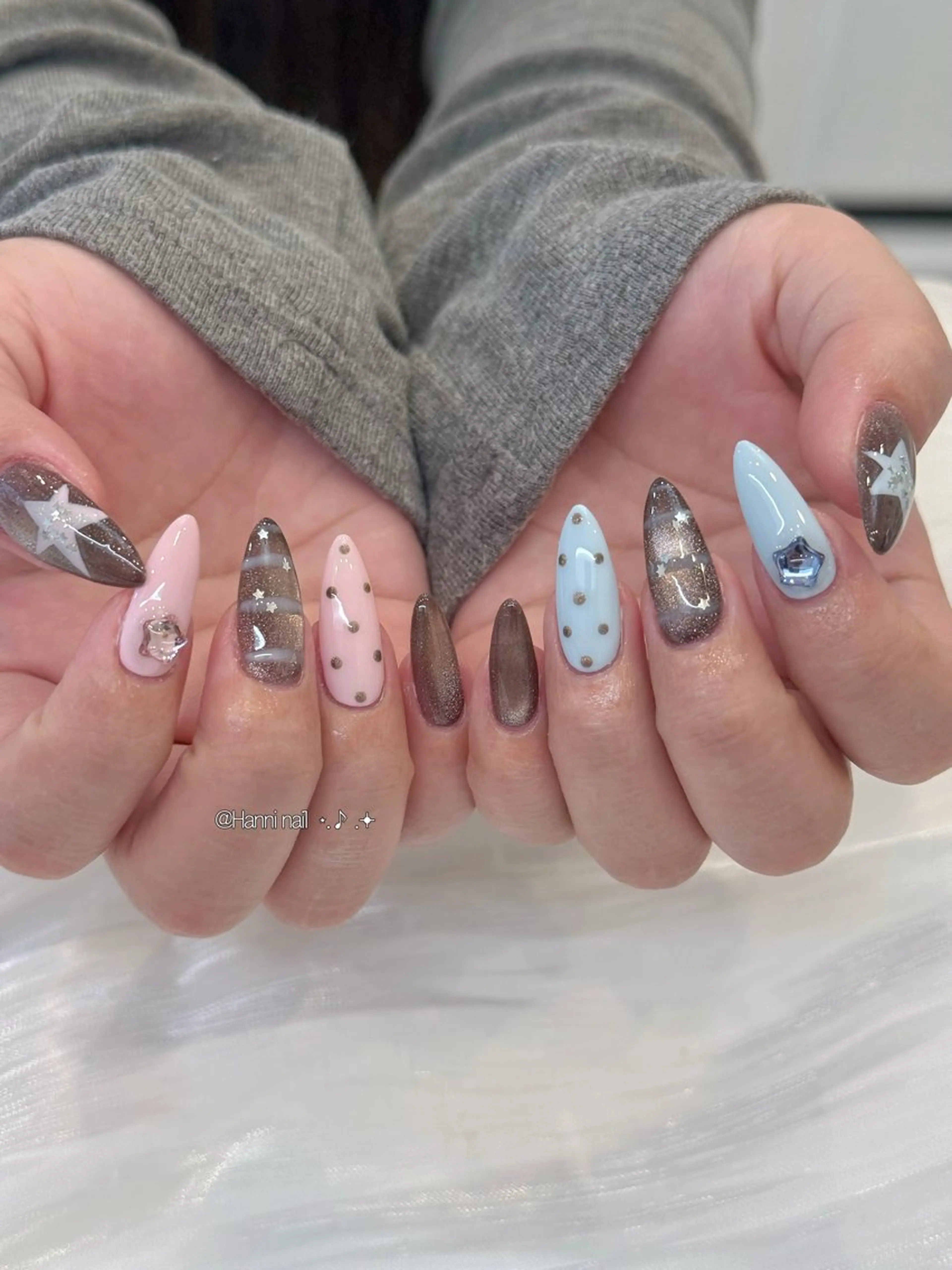 ネイル アートネイル フレンチネイル ジェルネイル 韓国ネイル マグネットネイル ハンドネイル Hanni Nail Salon所属・Hanni ハンのネイルデザイン