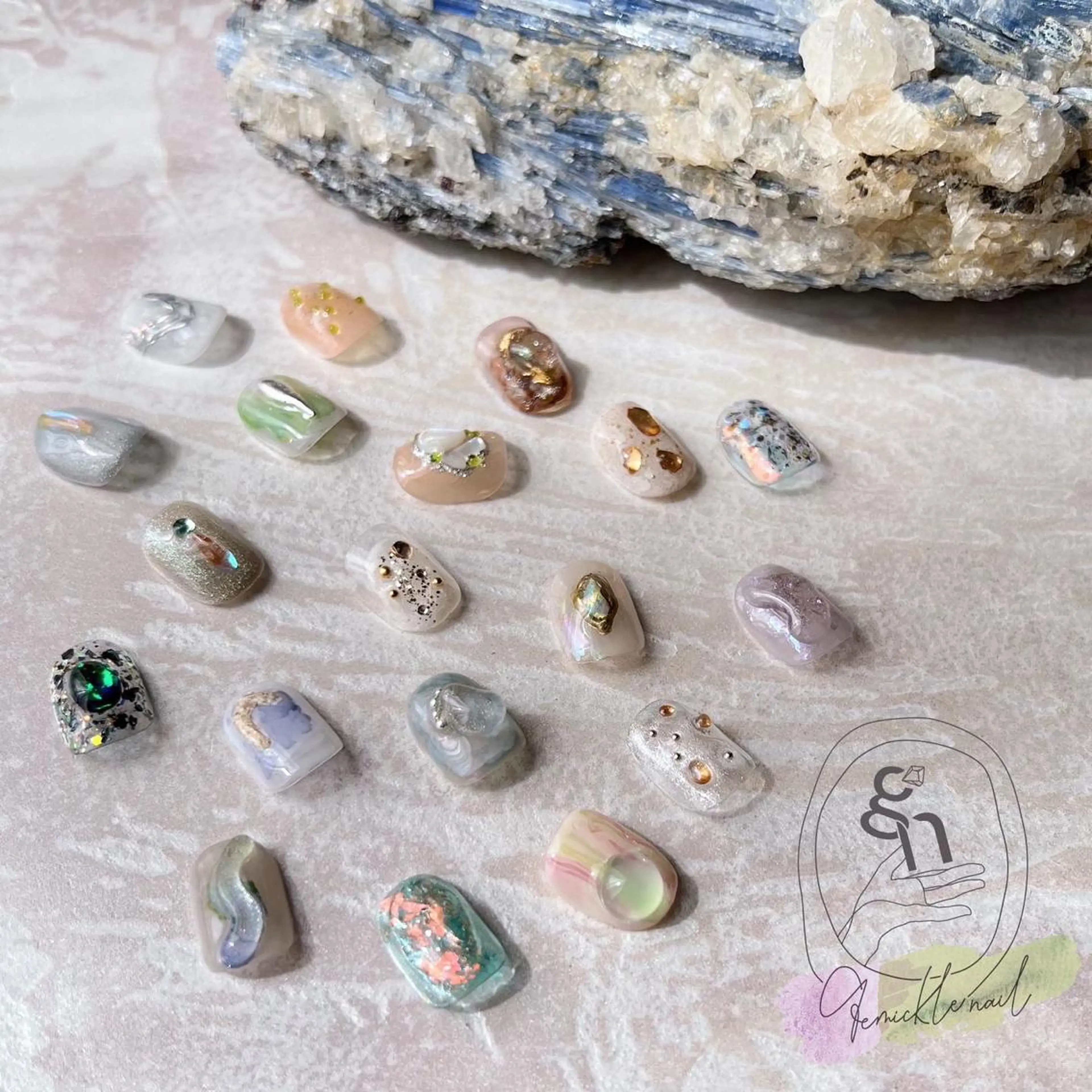 ネイル ニュアンスネイル ショートネイル gemickle nailのネイルデザイン