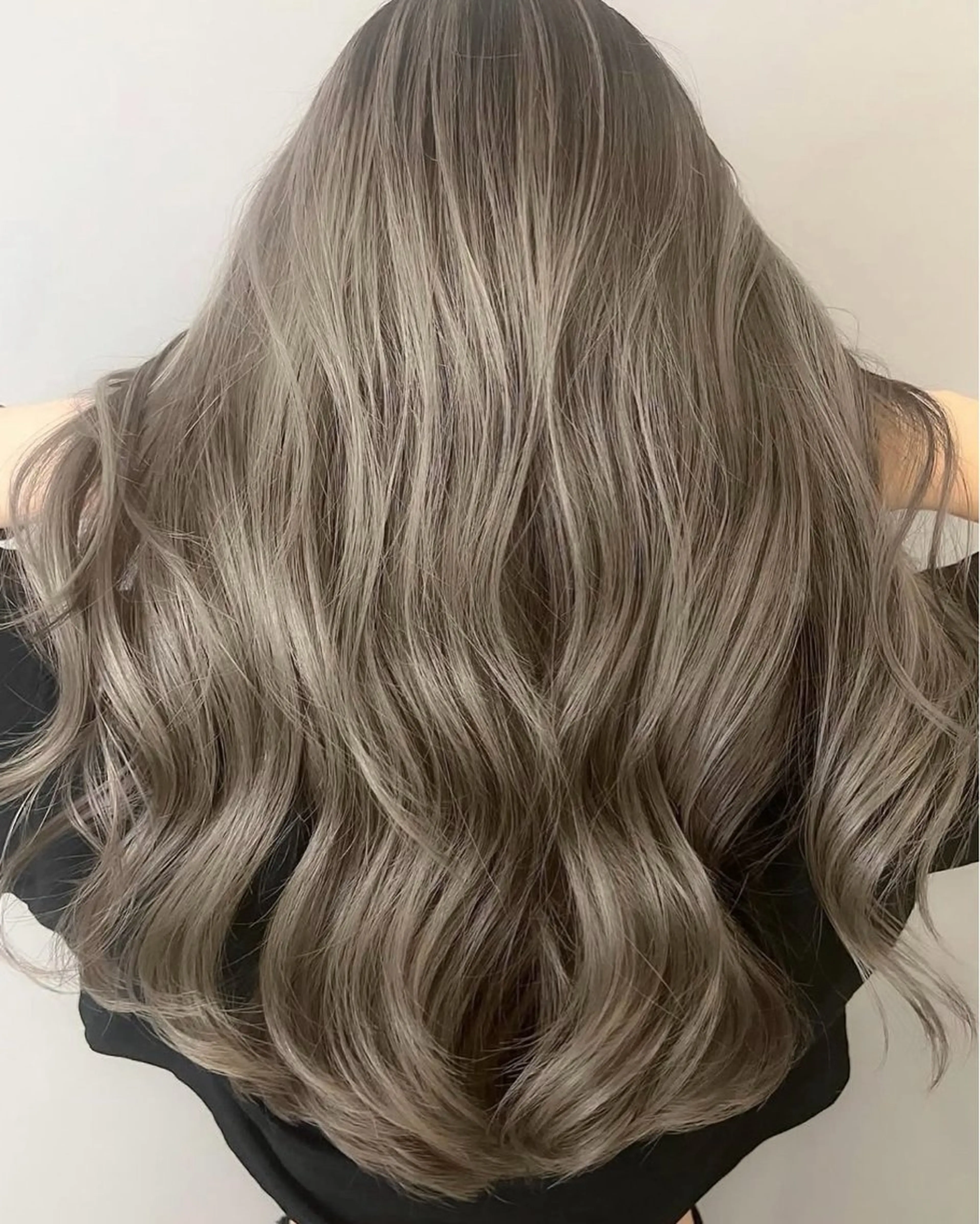 ケアブリーチ＋うる艶カラー【ダメージレスブリーチで優しい仕上がり✨️】の写真