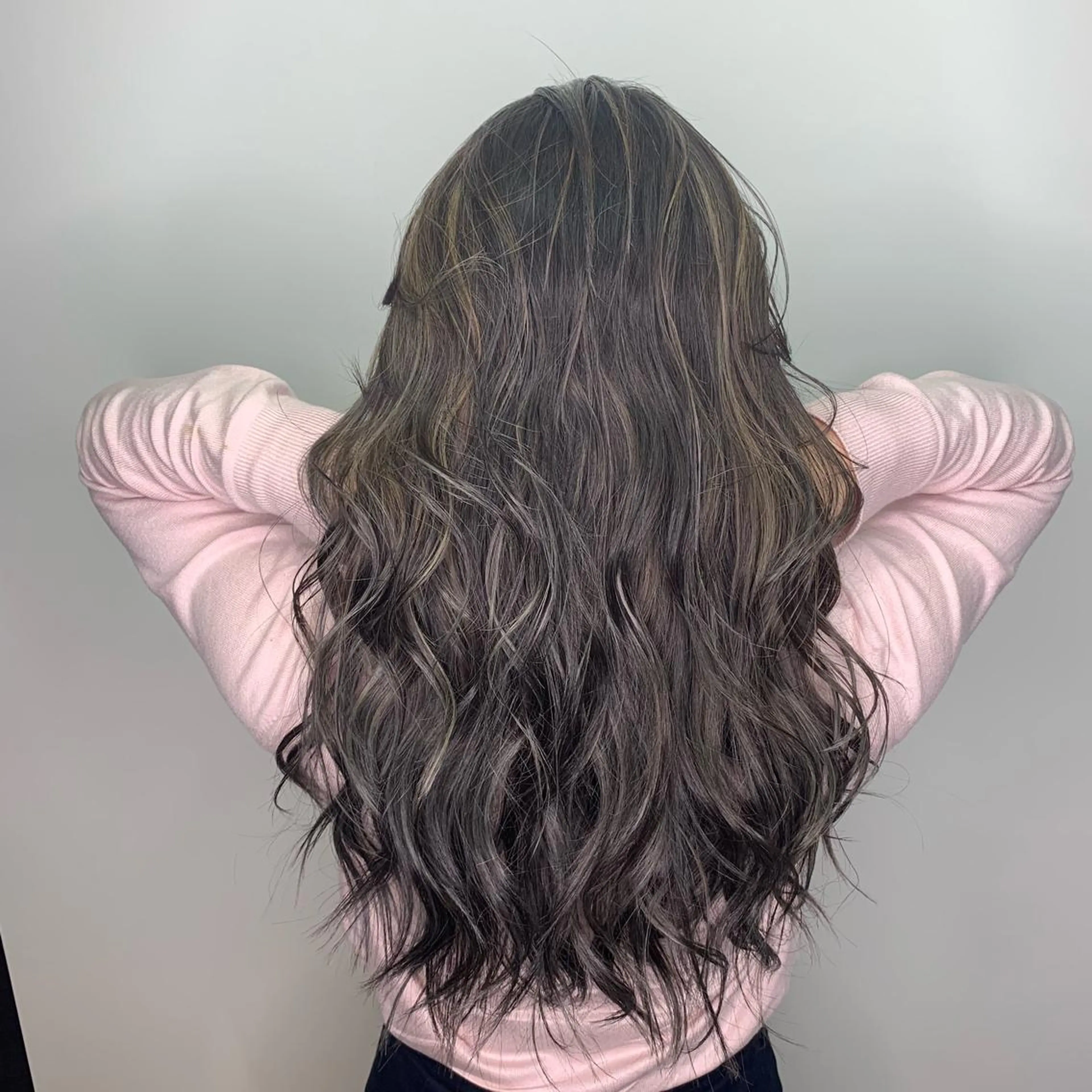 セミロング 艶髪 森田/嵩士のヘアスタイル