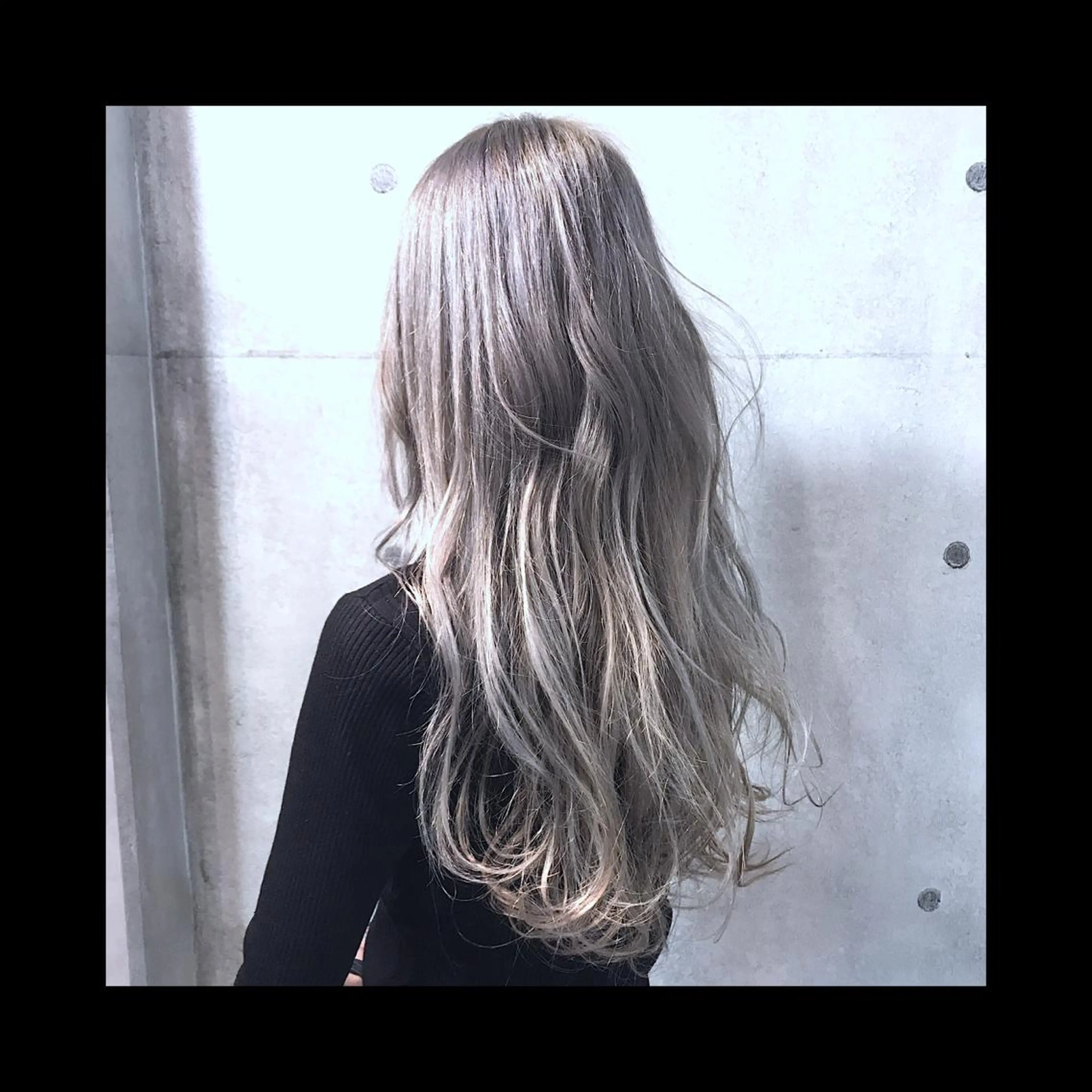 ロング ヘアカラー 及川シゲル 髪質改善講師のヘアスタイル