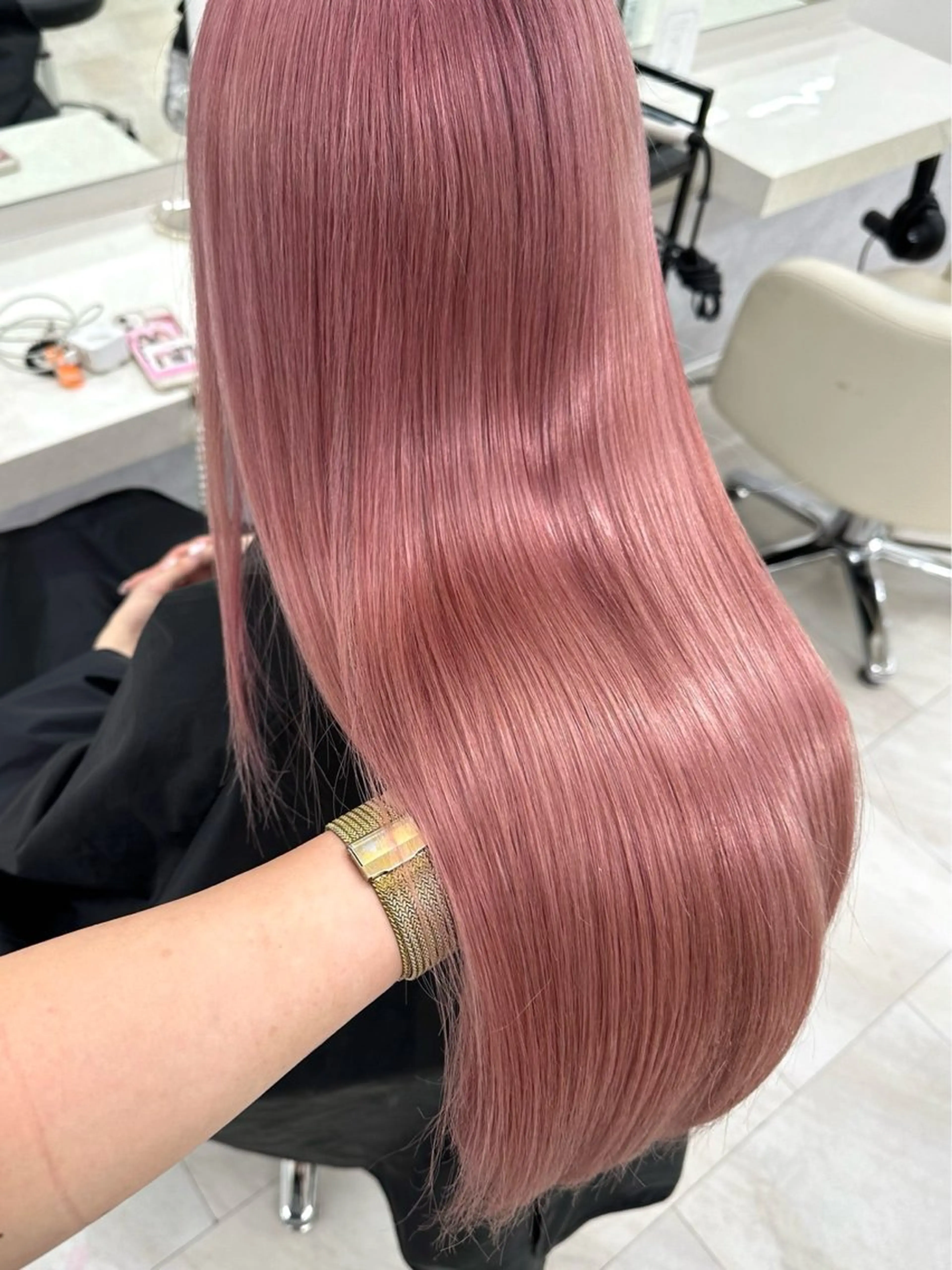 【🍓No.1メニュー🍓】《U30限定》ブリーチリタッチ+ カラー +Aujuaトリートメント🧸🪐-メンズ大歓迎-の写真