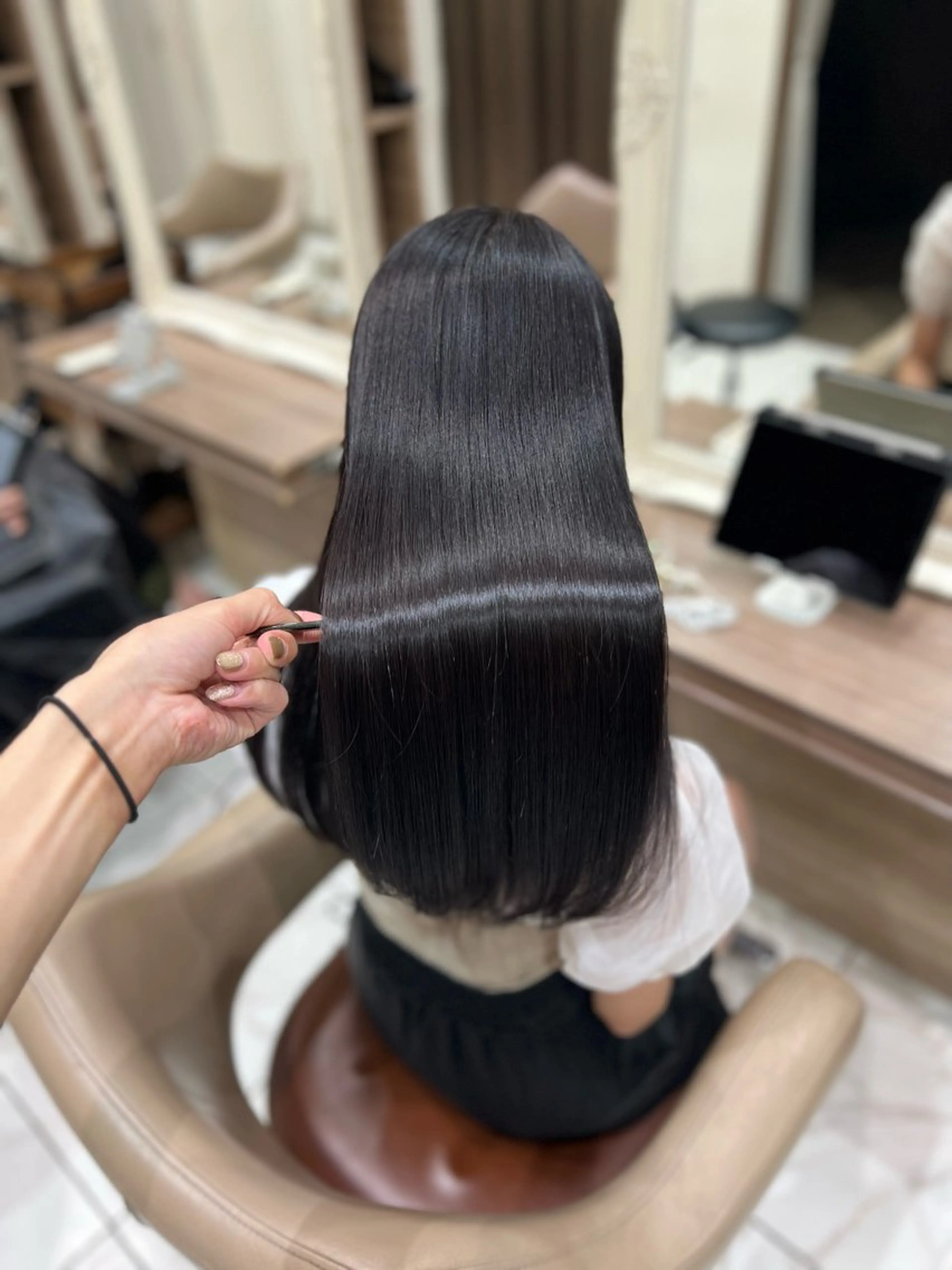 ロング 縮毛矯正 レイヤー×韓国 🇰🇷鈴木啓太のヘアスタイル