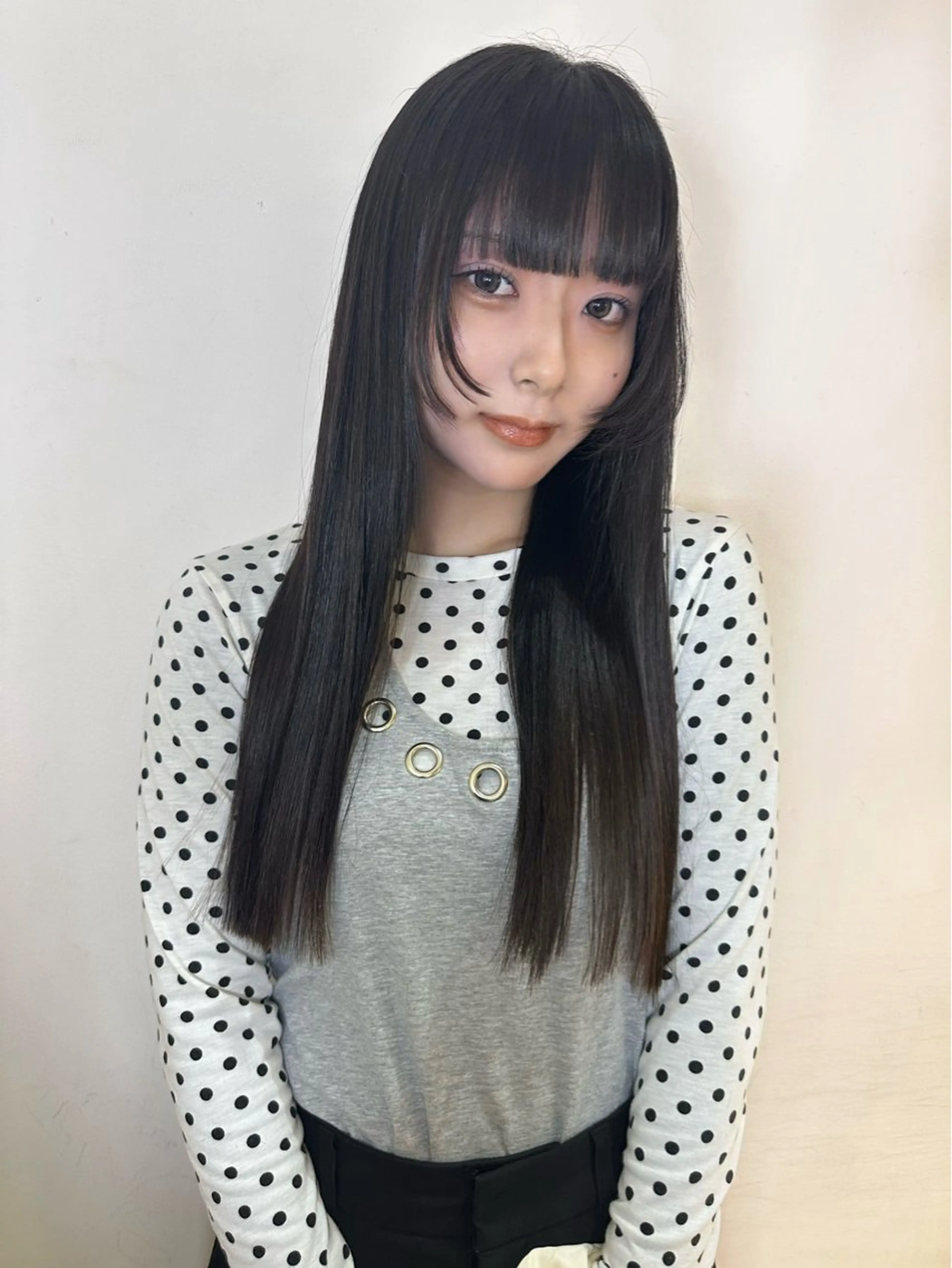 ロング カラー 顔まわりレイヤー レイヤーカット 'axis hinaのヘアスタイル