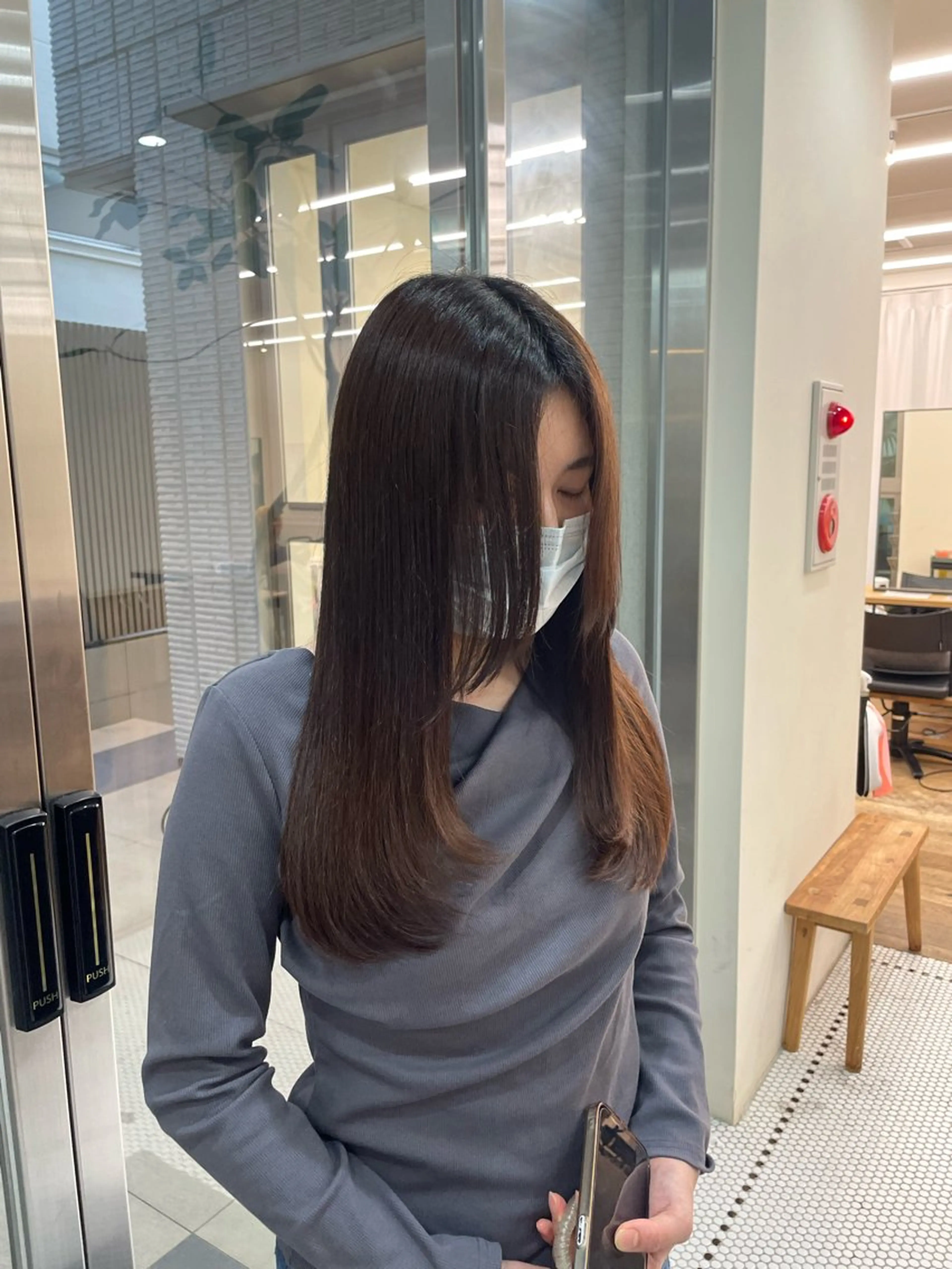 セミロング レイヤーカット 🌱 ブリーチ  はるかのヘアスタイル