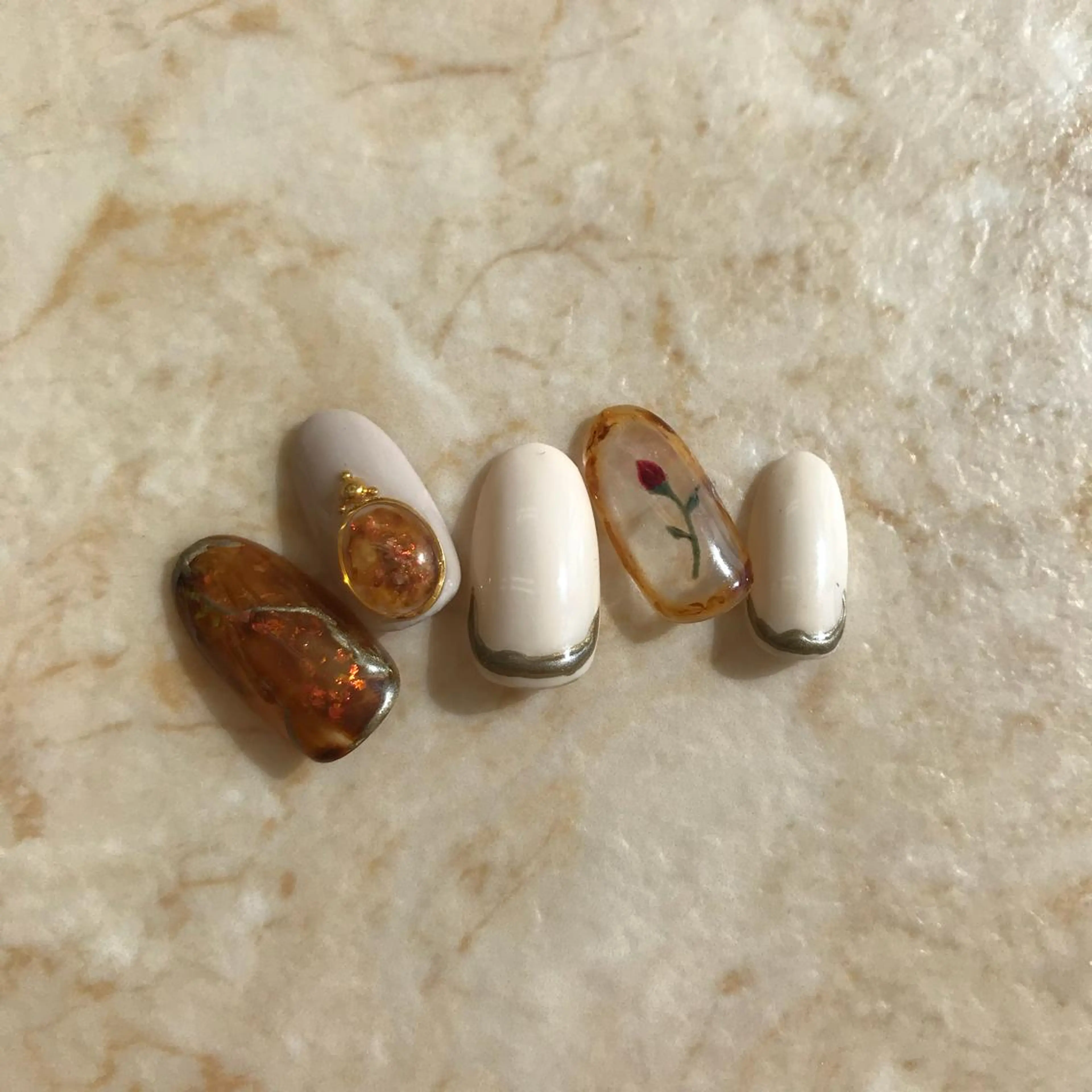 ネイル べっ甲ネイル ハンドネイル 五十嵐 美智のネイルデザイン