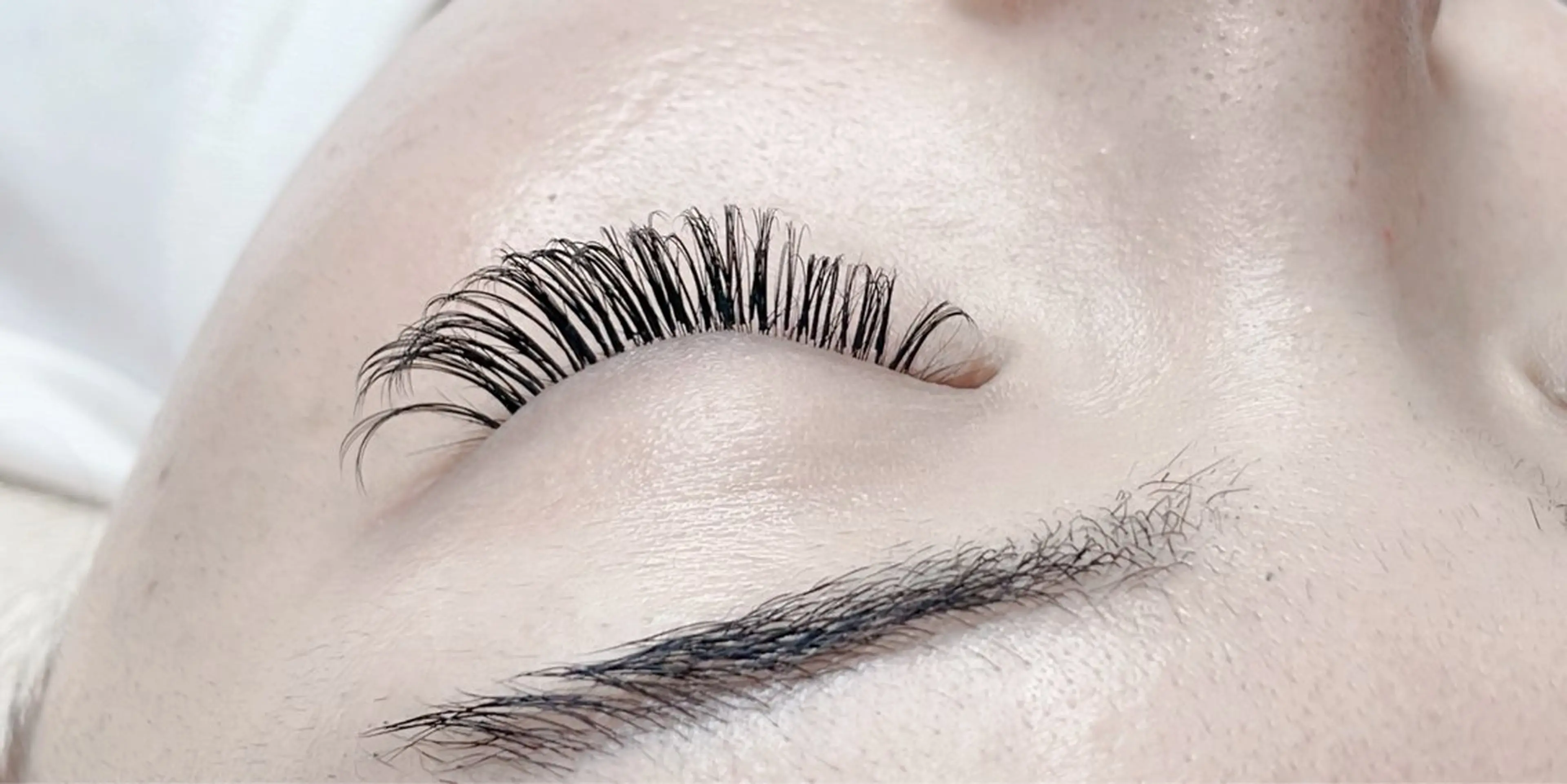 人気3Dボリュームラッシュ100束🌈コーティング付 オフ+550円LEDオフ+1100円の写真