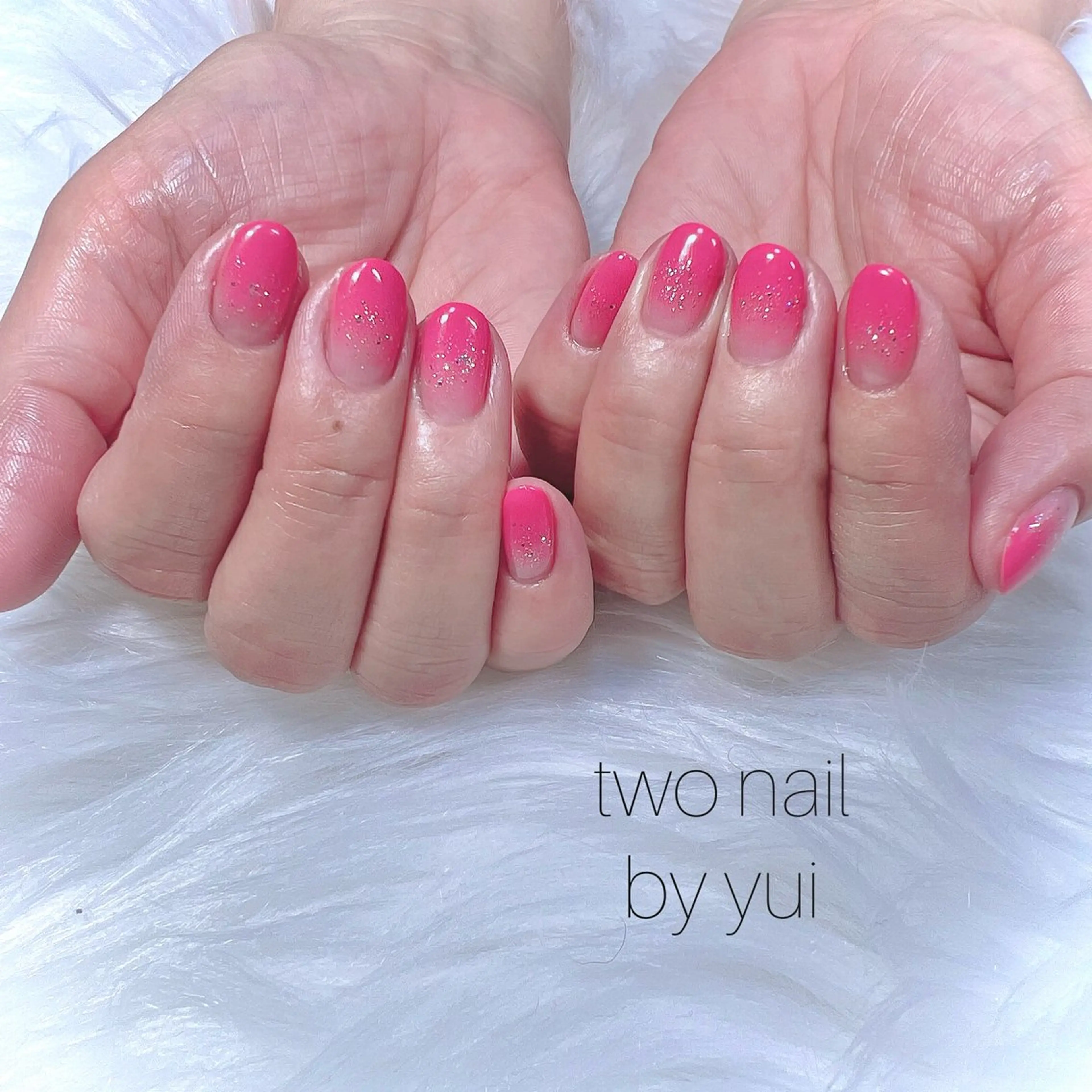 ネイル キラキラネイル ネイルチップ ホワイト ハンドネイル two nailのネイルデザイン