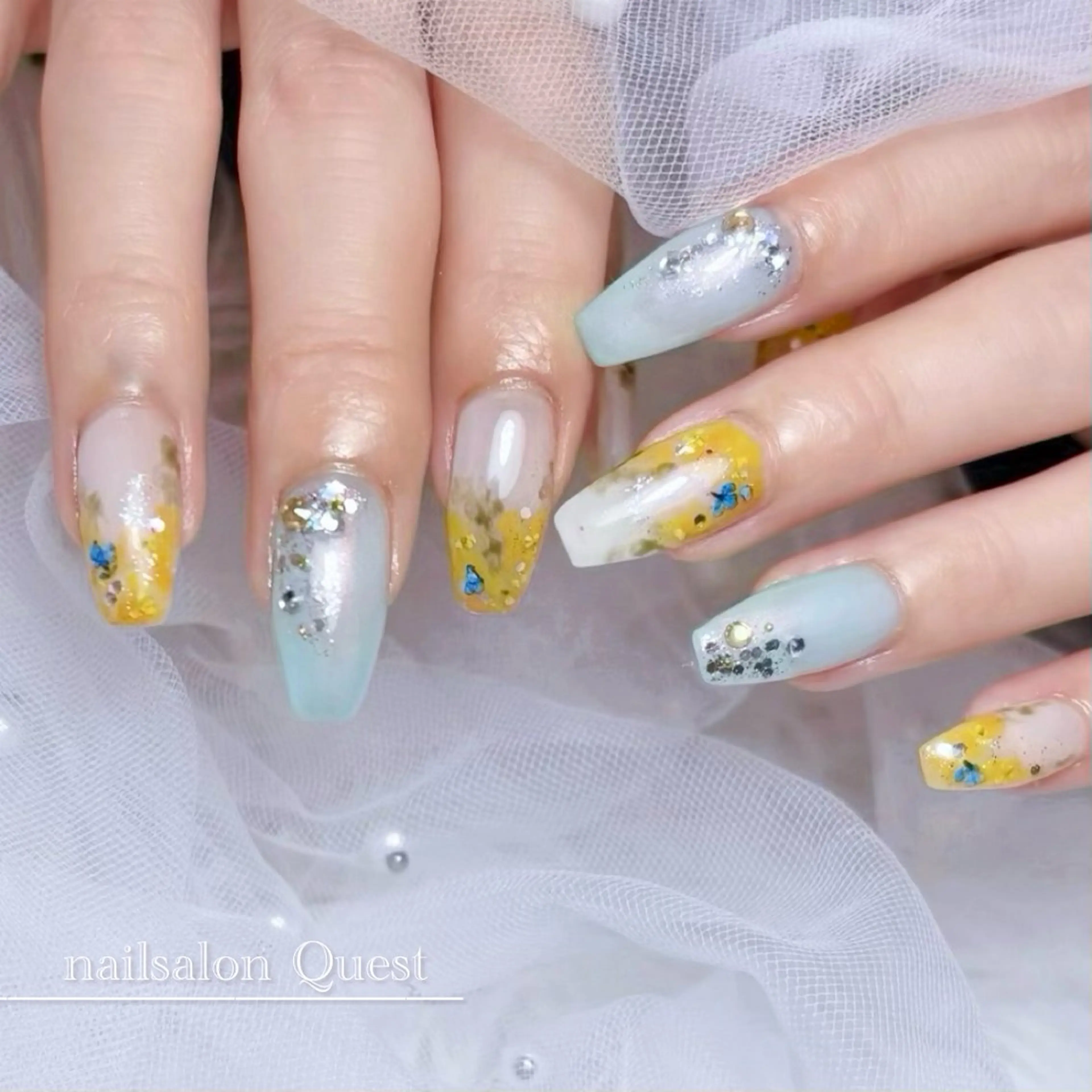 ネイル ブルー 春ネイル 黄色 nailsalon Questのネイルデザイン