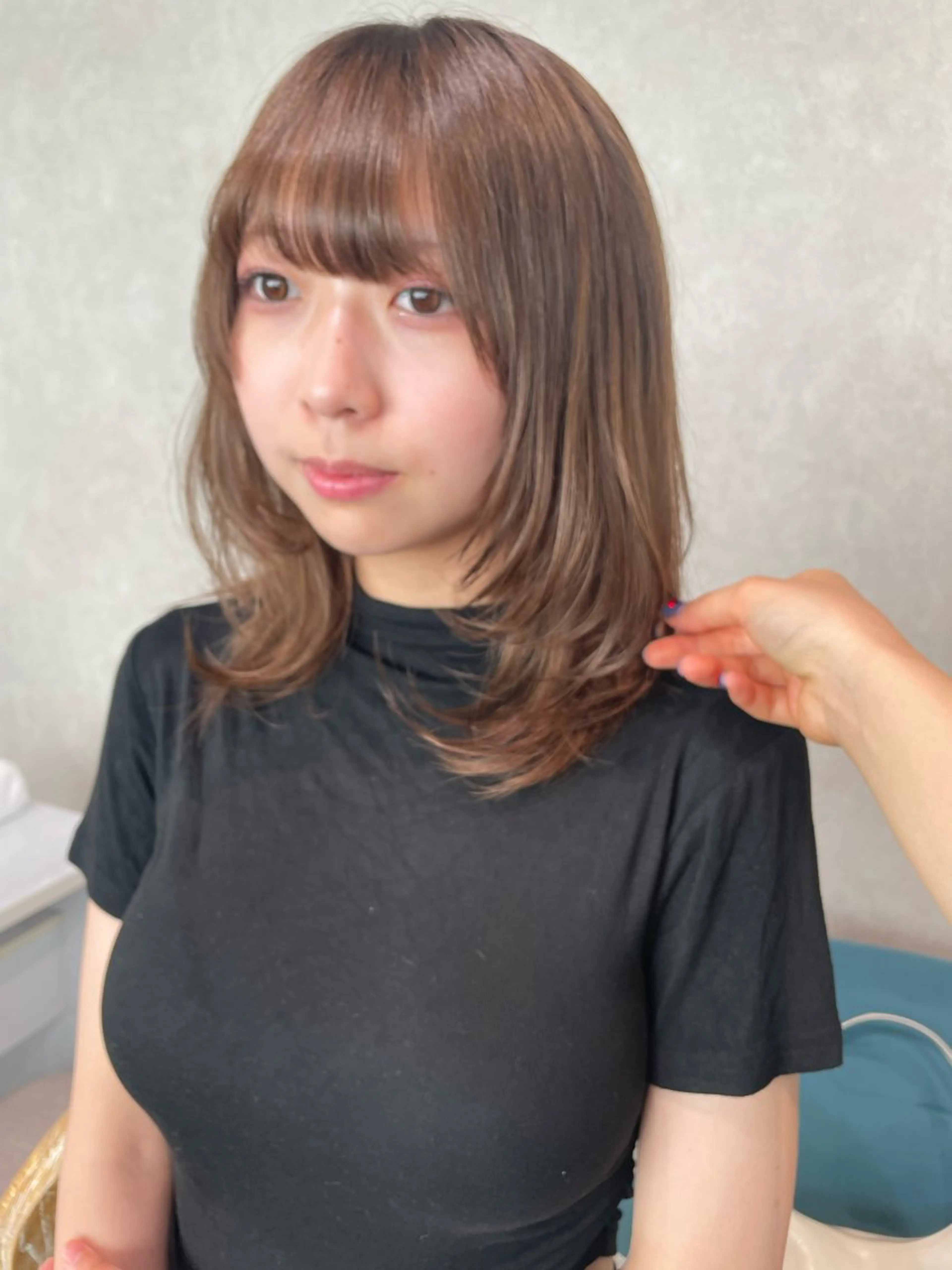 ミディアム カラー レイヤーカット トリートメント カット ヘアカラー トリートメント ナチュラル透明感🌱 小山美樹子のヘアスタイル