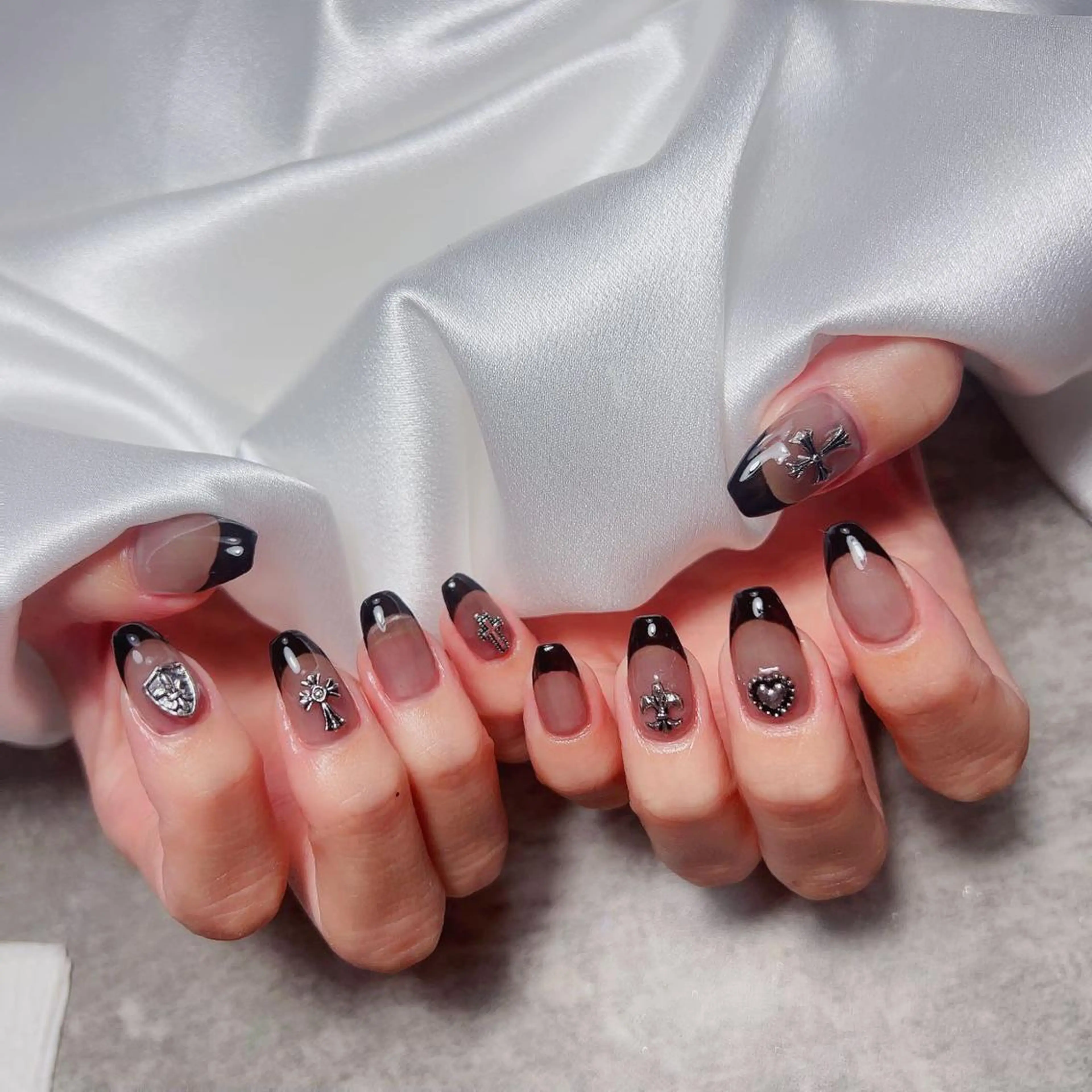 ミディアム めぐみのネイルサロン スタッフ練習のネイルデザイン