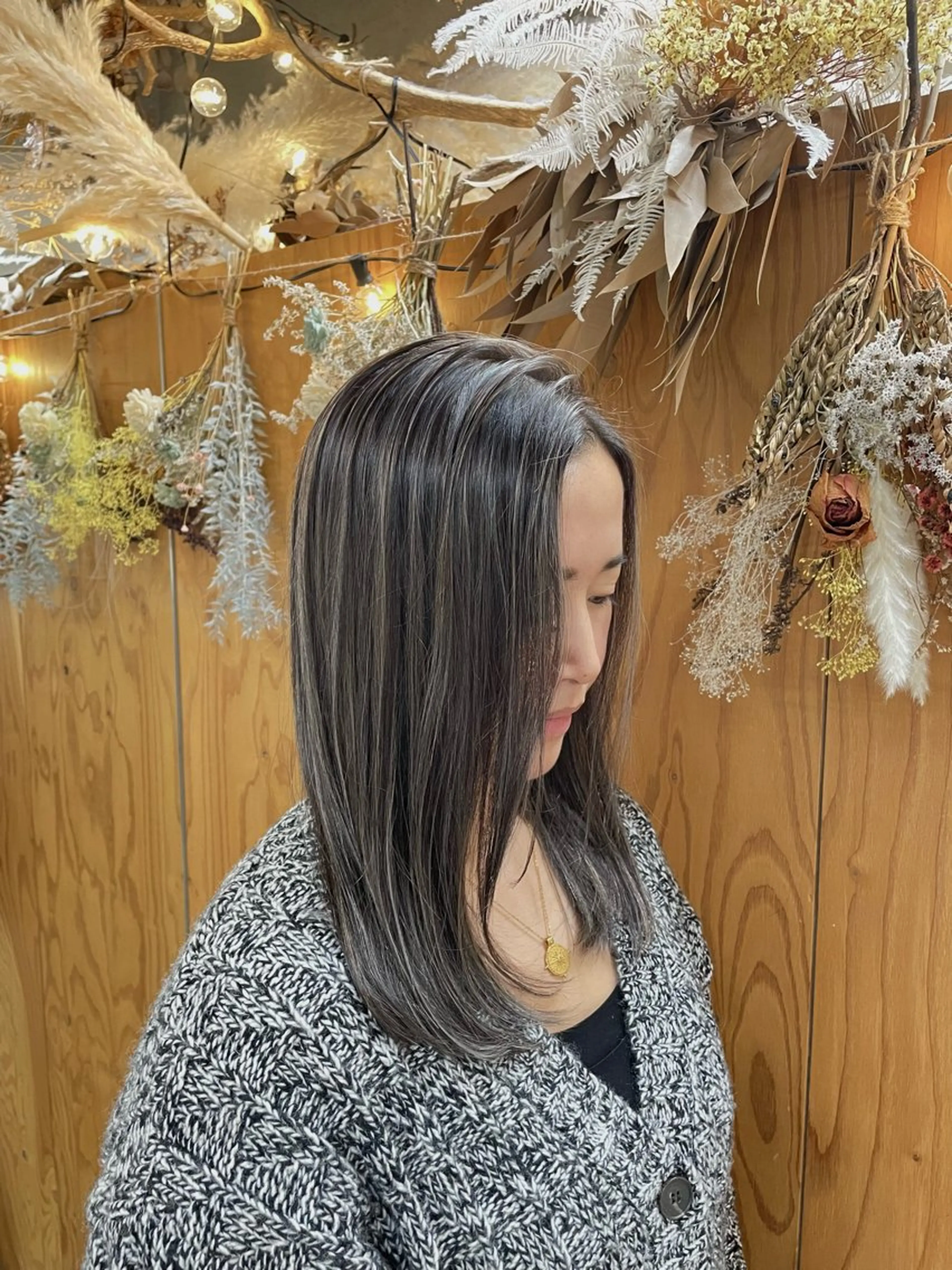 セミロング カラー グレージュ ハイライトカラー ハイライト ︎🤎デザインカラー kayanoのヘアスタイル