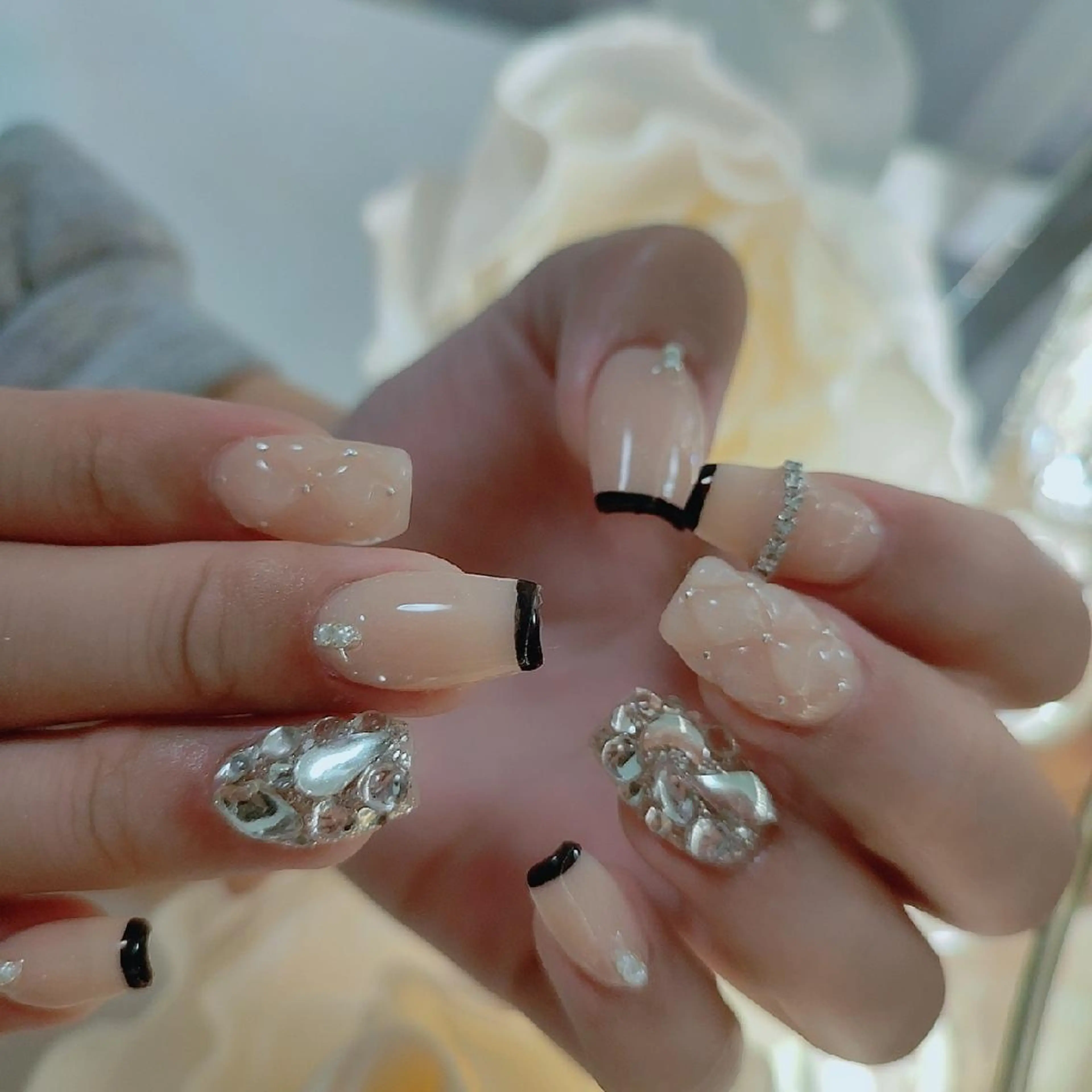 ネイル ハンドネイル RUNWAY 　　の眉毛・アイブロウイメージ