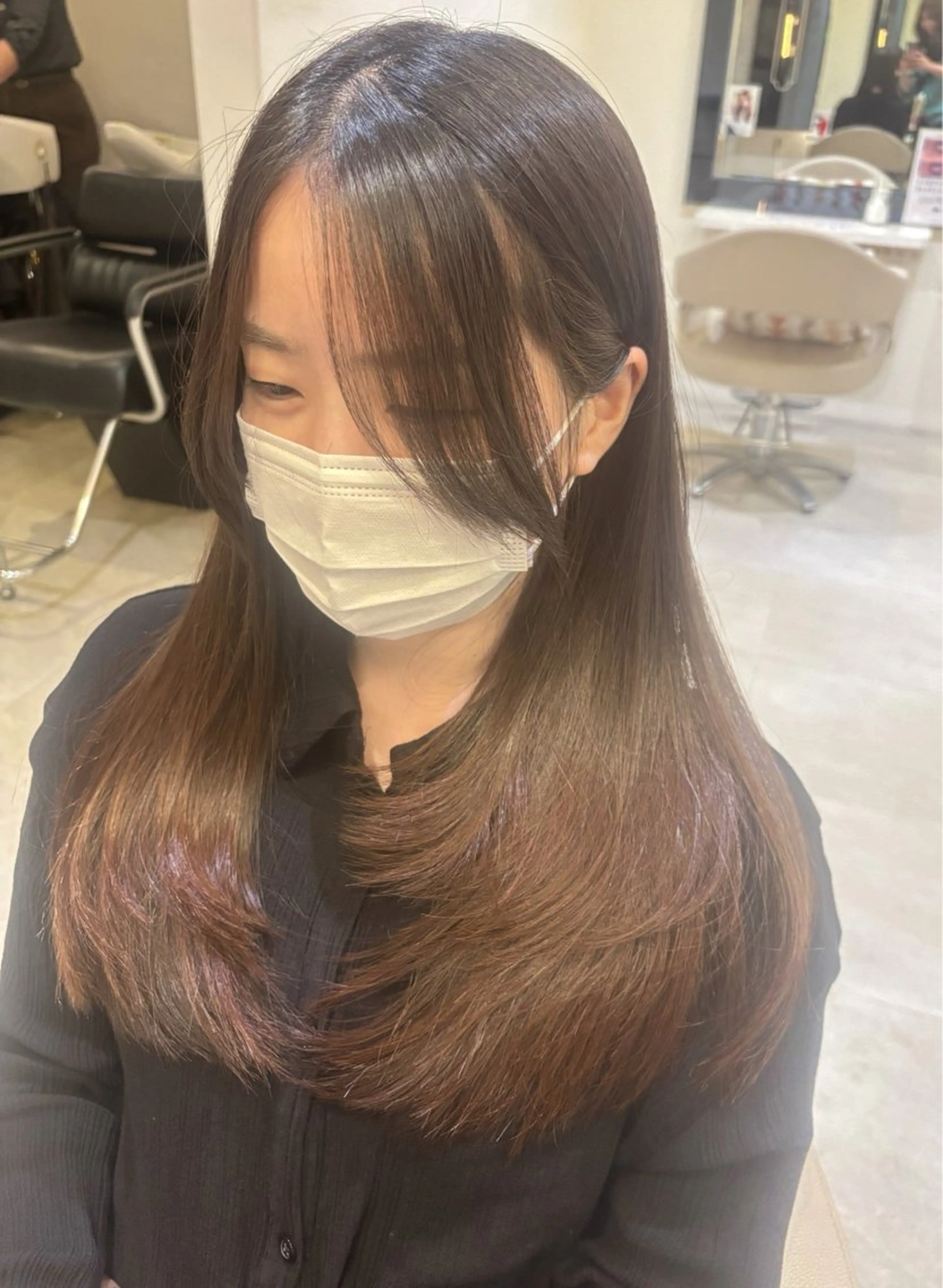 ロング 顔周りカット レイヤーカット 小顔カット カット 朝尾 愛花のヘアスタイル
