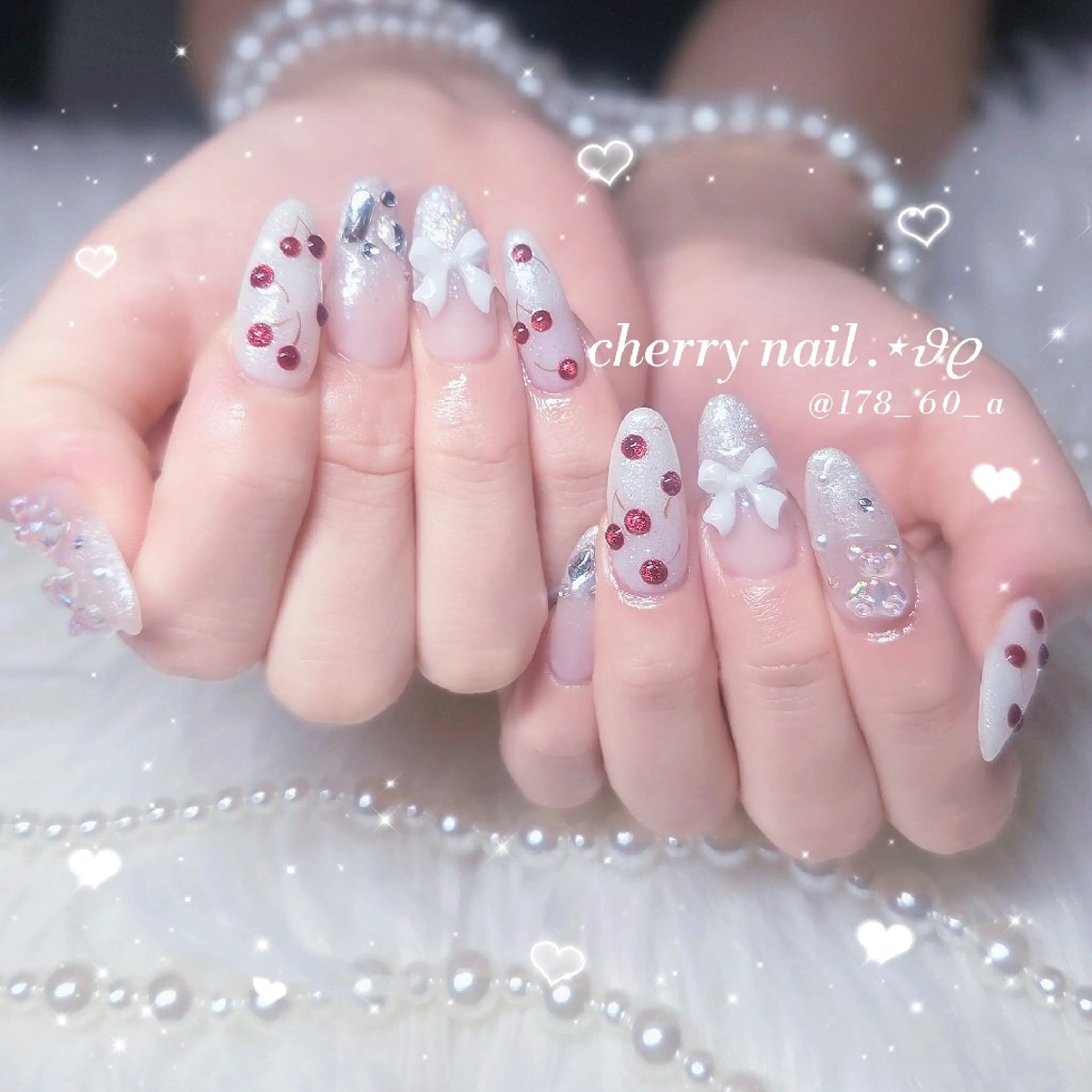 ネイル アートネイル ガーリー グラデーション ラメ(グリッター) ラメグラデーション ハンドネイル HAPPINAS🎀  れん🖤痛ネイルのネイルデザイン