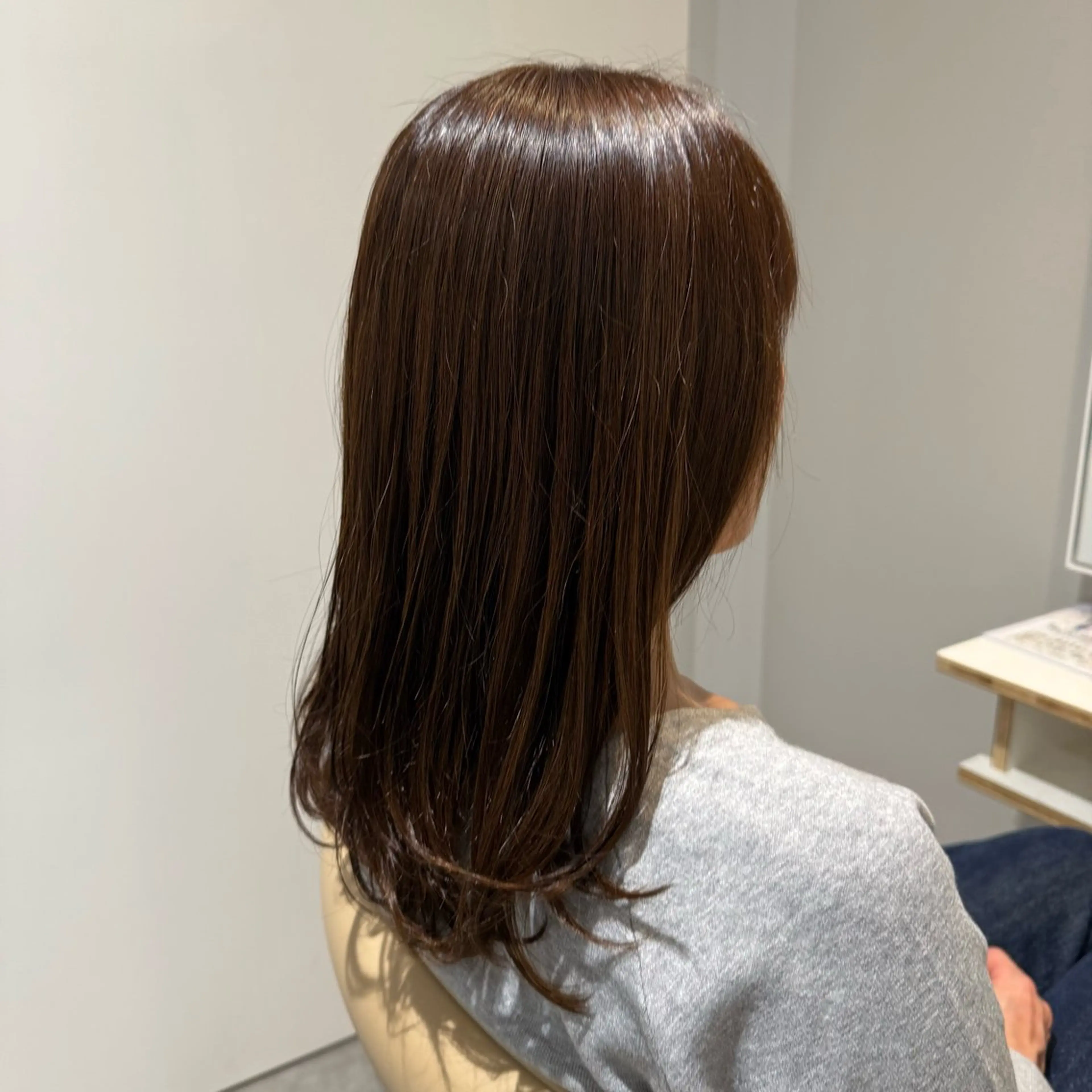 セミロング カラー 残間 美月のヘアスタイル